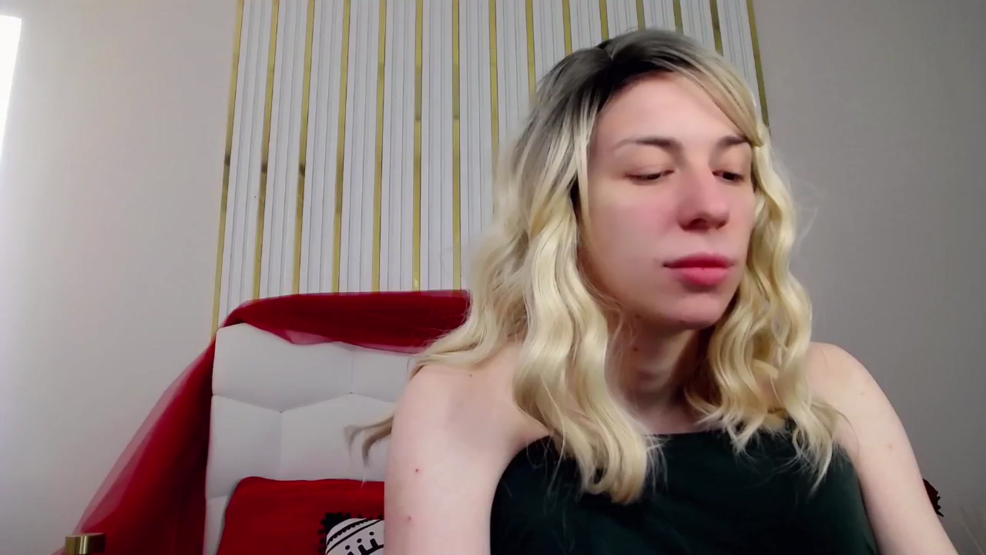 Gallery image thumbnail from AlinaBlank's myfreecams stream on, 01/05/2026, 13:04 image 20 of 20