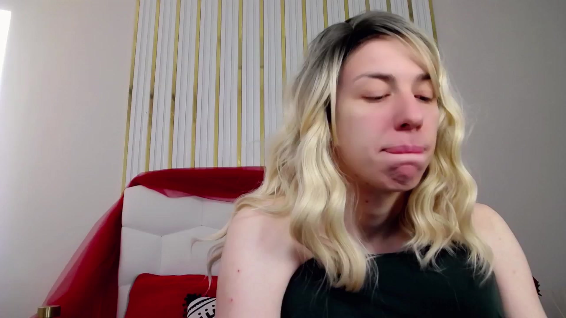 Gallery image thumbnail from AlinaBlank's myfreecams stream on, 01/05/2026, 13:04 image 15 of 20