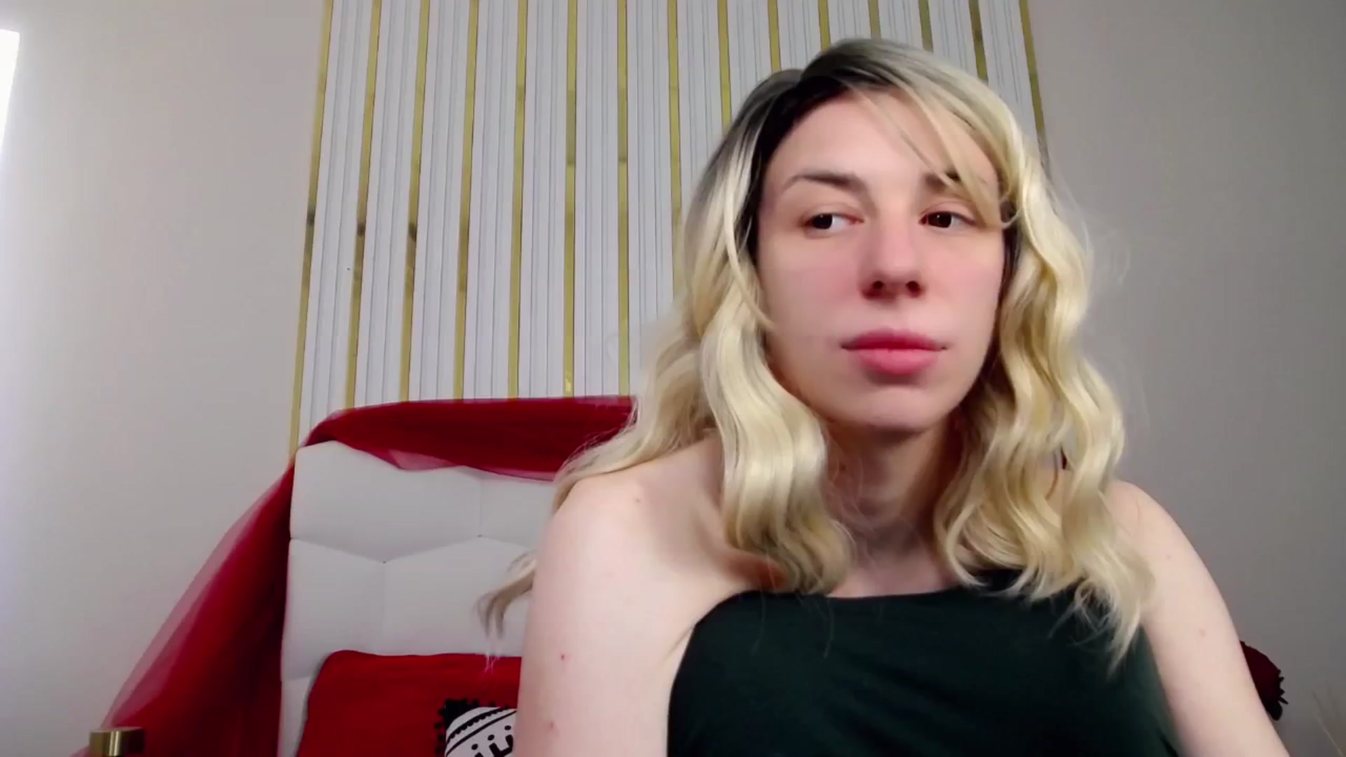 Gallery image thumbnail from AlinaBlank's myfreecams stream on, 01/05/2026, 13:04 image 4 of 20