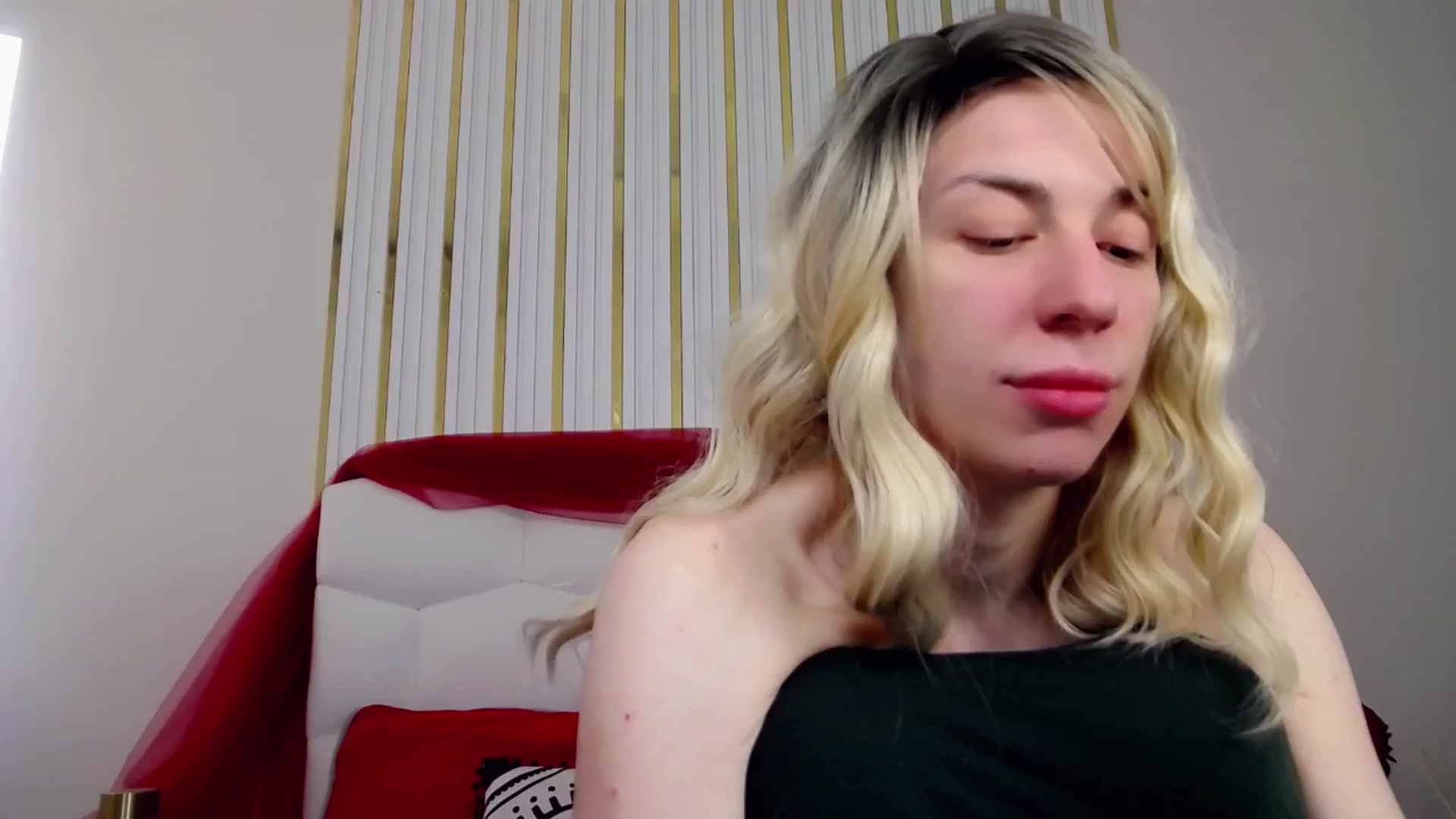 Gallery image thumbnail from AlinaBlank's myfreecams stream on, 01/05/2026, 13:04 image 2 of 20