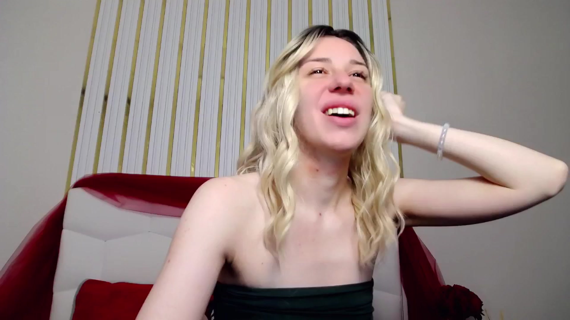 Gallery image thumbnail from AlinaBlank's myfreecams stream on, 01/26/2026, 11:03 image 19 of 20