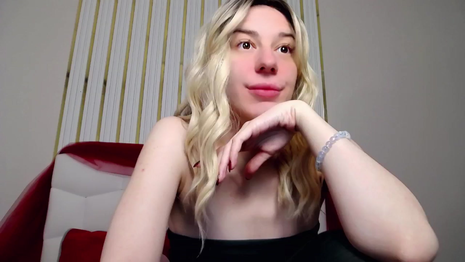 Gallery image thumbnail from AlinaBlank's myfreecams stream on, 01/26/2026, 11:03 image 16 of 20