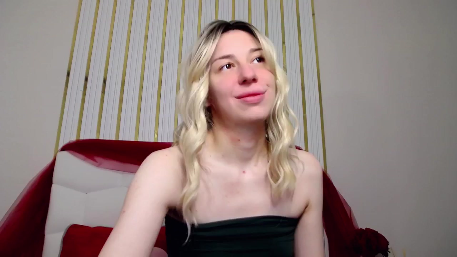 Gallery image thumbnail from AlinaBlank's myfreecams stream on, 01/26/2026, 11:03 image 9 of 20