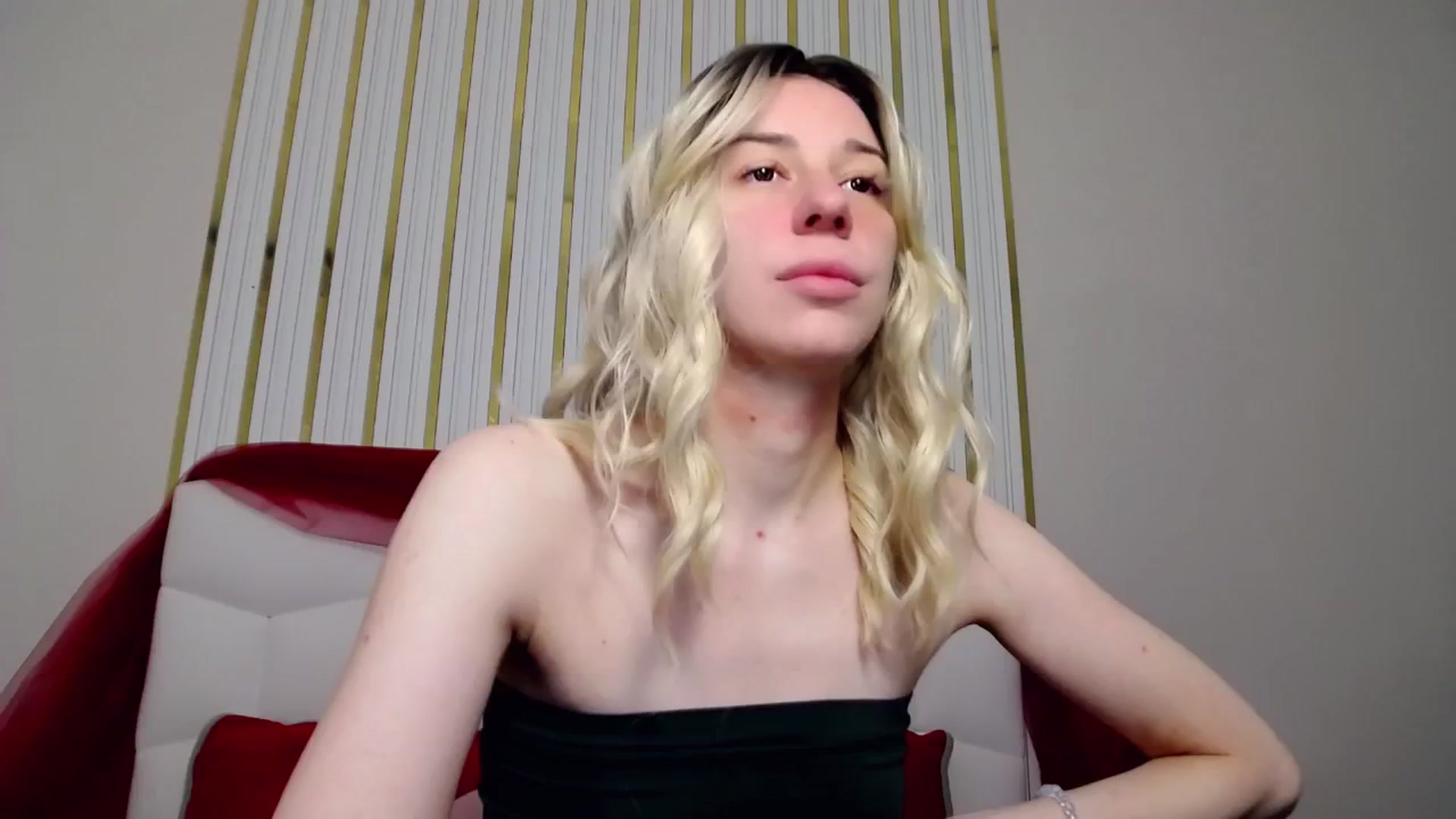Gallery image thumbnail from AlinaBlank's myfreecams stream on, 01/26/2026, 12:06 image 15 of 20
