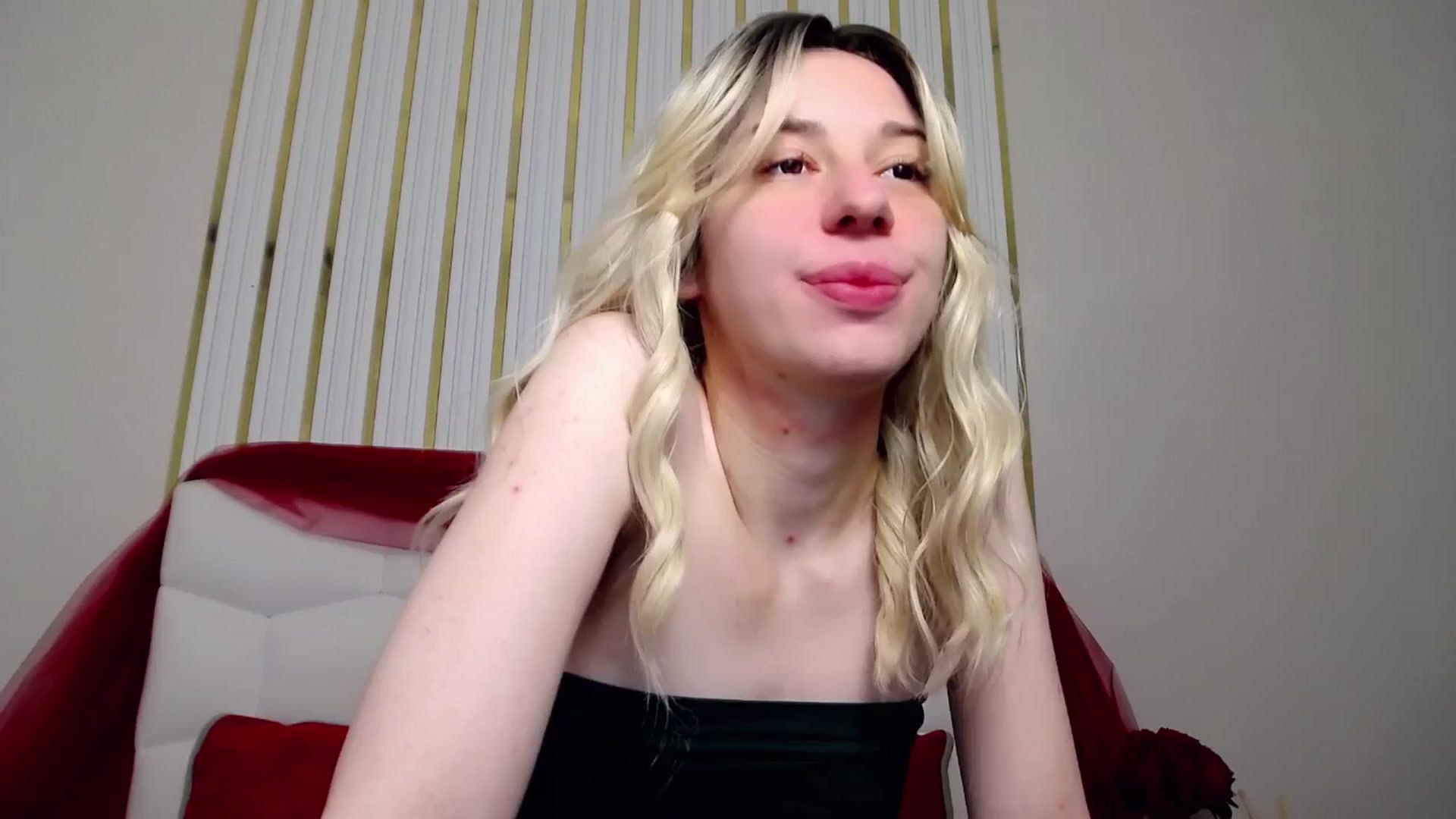 Gallery image thumbnail from AlinaBlank's myfreecams stream on, 01/26/2026, 12:06 image 7 of 20