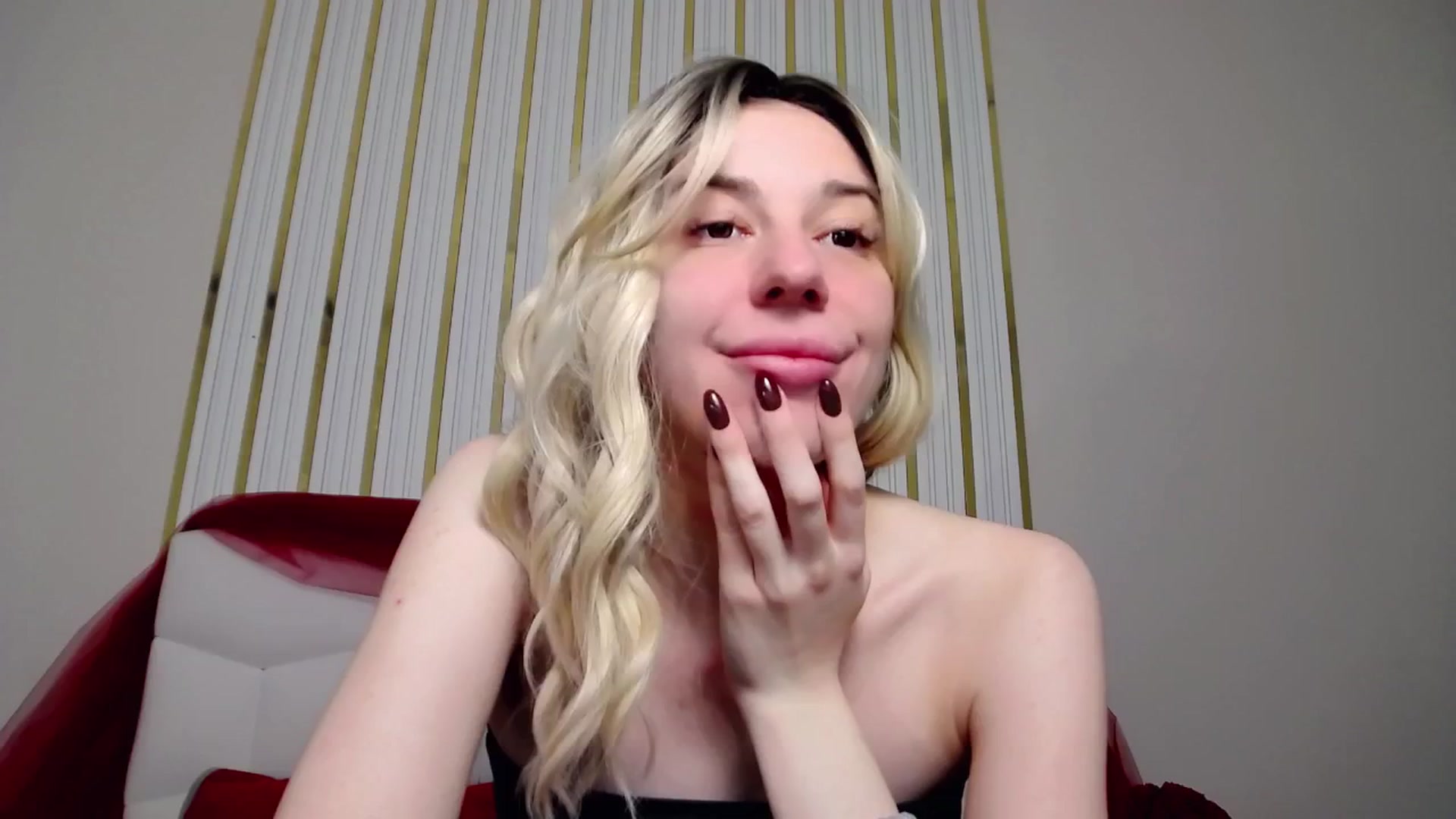 Gallery image thumbnail from AlinaBlank's myfreecams stream on, 01/26/2026, 13:16 image 14 of 20
