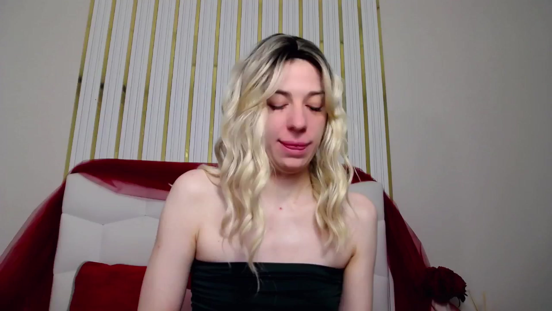 Gallery image thumbnail from AlinaBlank's myfreecams stream on, 01/26/2026, 13:16 image 3 of 20