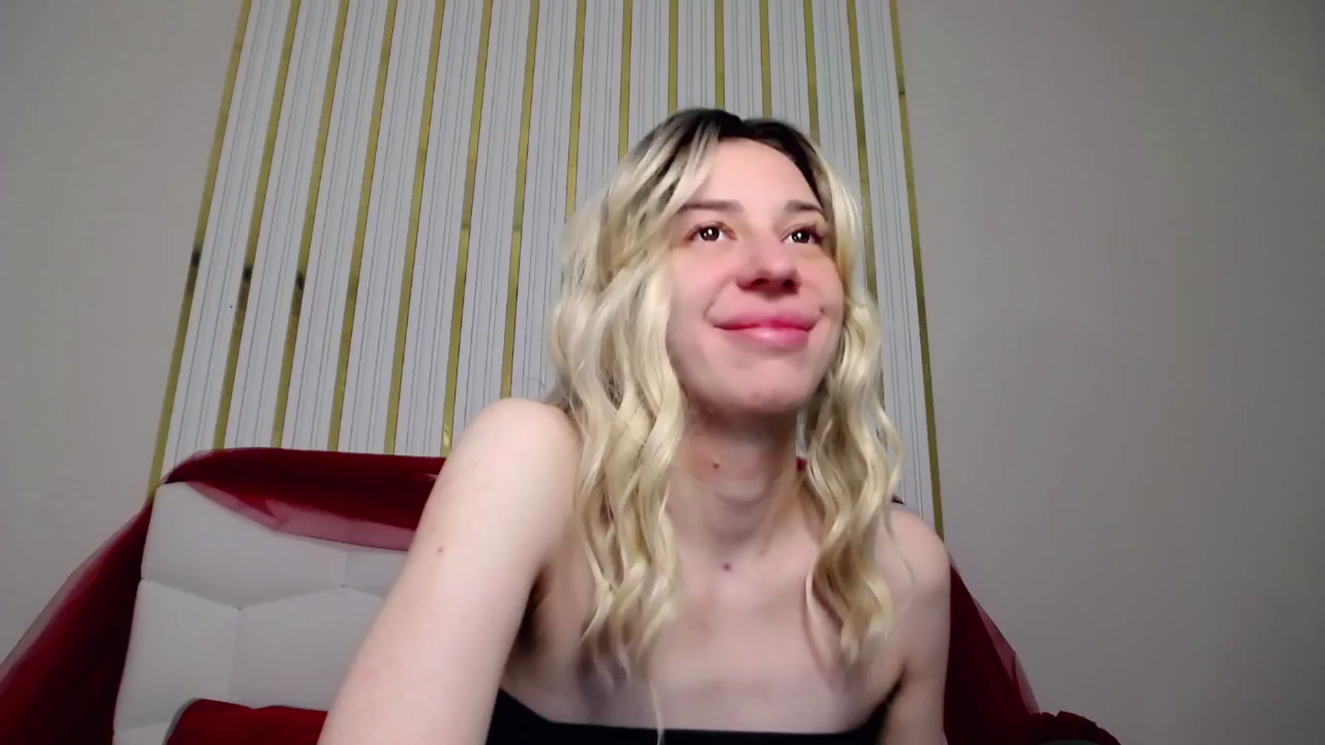 Gallery image thumbnail from AlinaBlank's myfreecams stream on, 01/26/2026, 13:16 image 17 of 20
