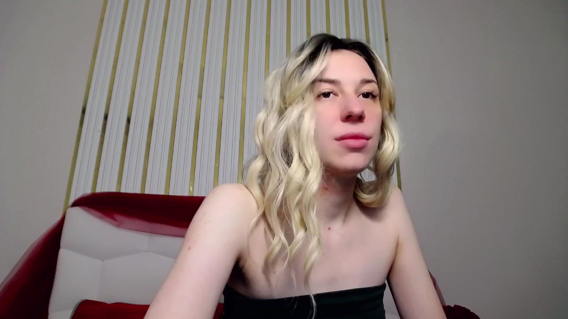 Gallery image thumbnail from AlinaBlank's myfreecams stream on, 01/26/2026, 13:16 image 16 of 20