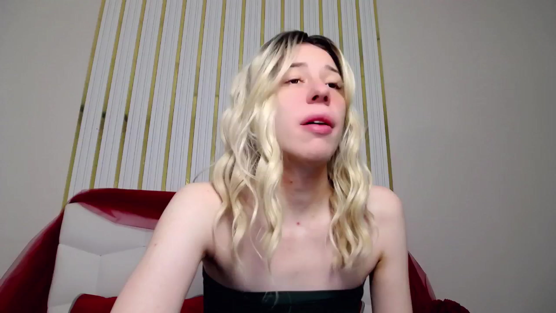 Gallery image thumbnail from AlinaBlank's myfreecams stream on, 01/26/2026, 13:16 image 11 of 20