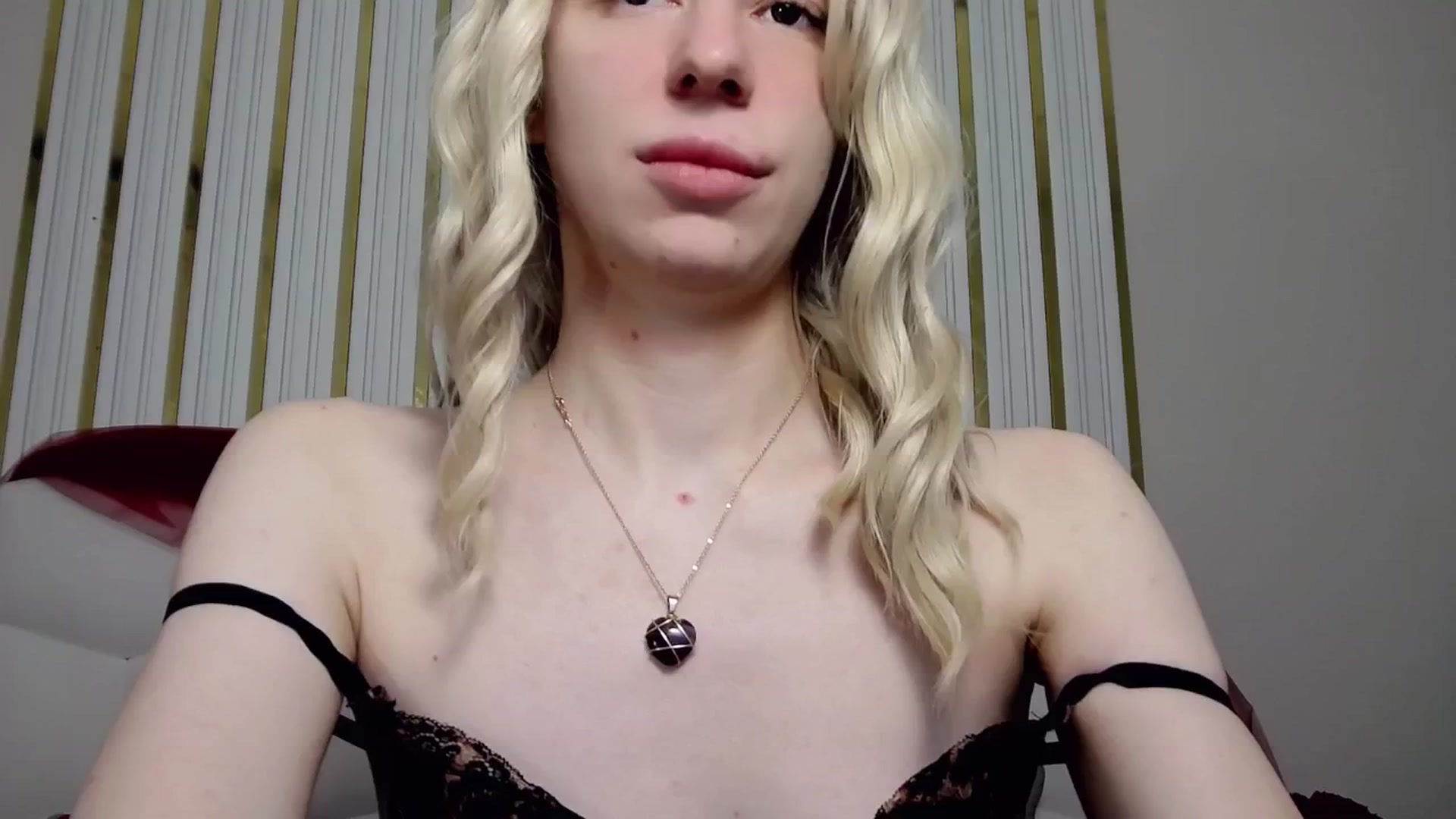 Gallery image thumbnail from AlinaBlank's myfreecams stream on, 01/29/2026, 10:56 image 15 of 20