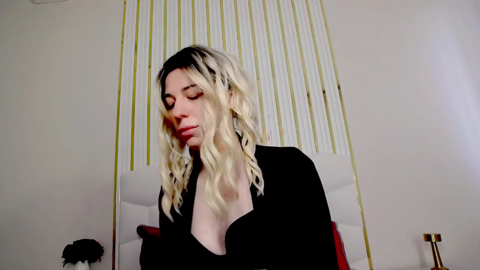 Gallery image thumbnail from AlinaBlank's myfreecams stream on, 02/20/2026, 11:27 image 2 of 20