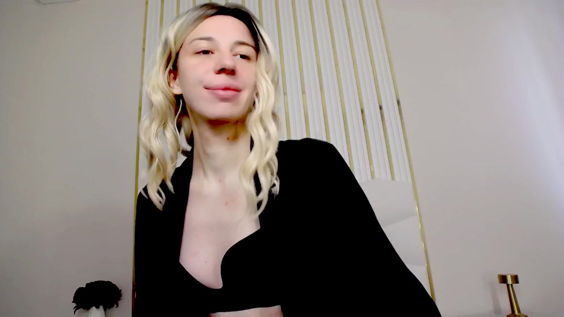 Gallery image thumbnail from AlinaBlank's myfreecams stream on, 02/20/2026, 11:27 image 3 of 20