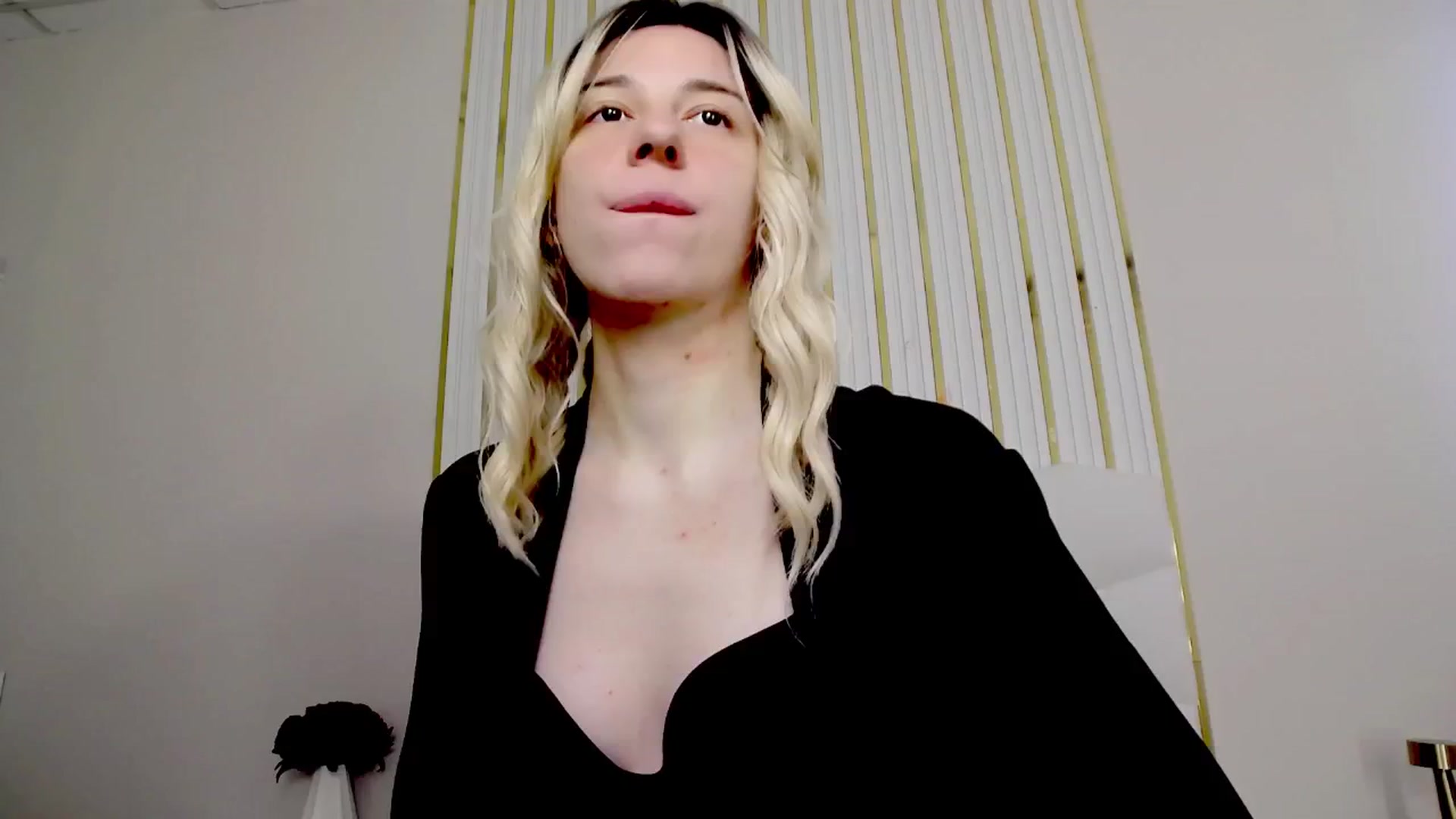 Gallery image thumbnail from AlinaBlank's myfreecams stream on, 02/20/2026, 11:27 image 9 of 20