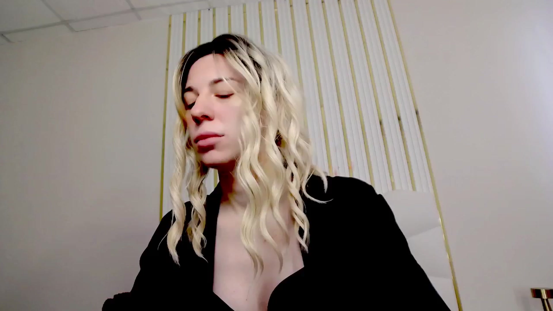 Gallery image thumbnail from AlinaBlank's myfreecams stream on, 02/20/2026, 11:27 image 8 of 20