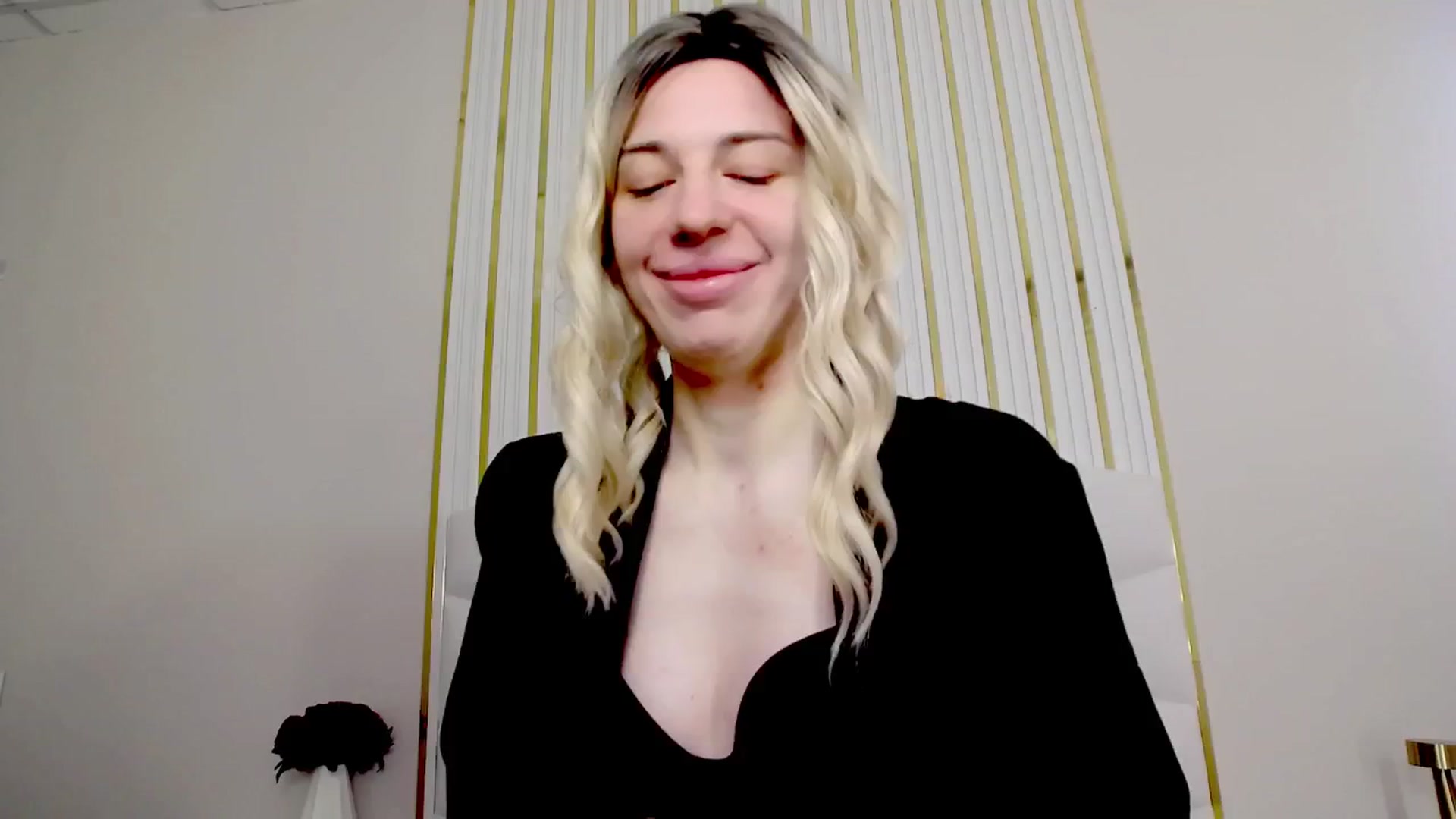 Gallery image thumbnail from AlinaBlank's myfreecams stream on, 02/20/2026, 11:27 image 12 of 20