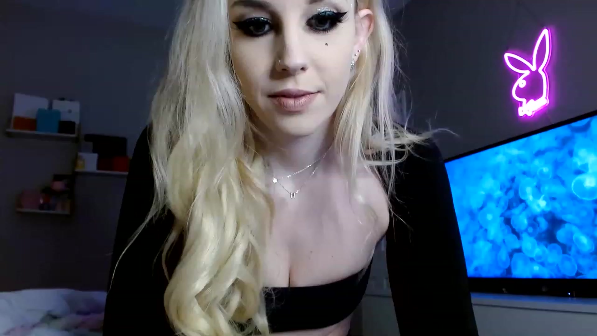 Gallery image thumbnail from AlinaDelaney's myfreecams stream on, 03/24/2023, 17:34 image 9 of 20