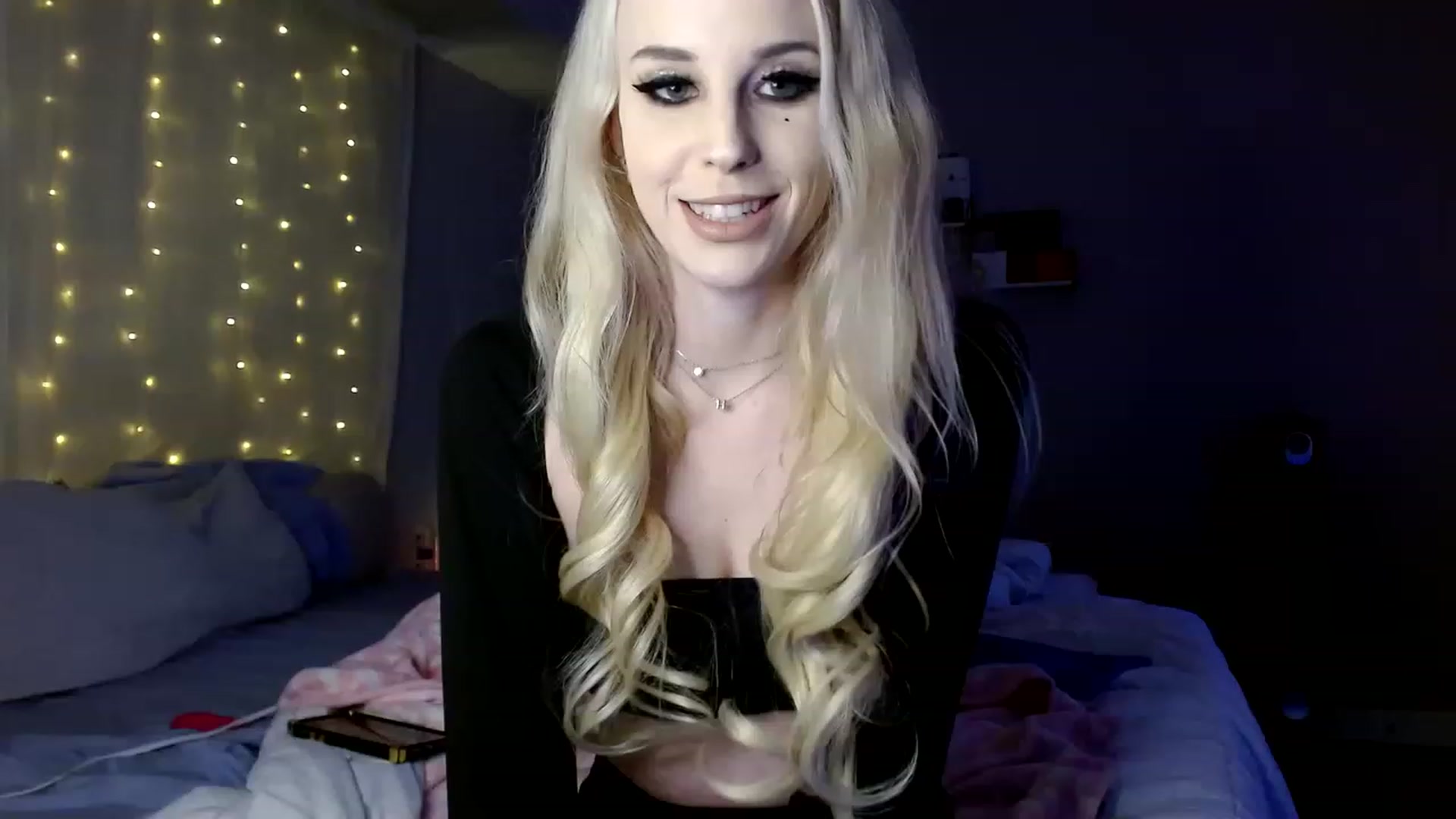 Gallery image thumbnail from AlinaDelaney's myfreecams stream on, 03/24/2023, 21:27 image 9 of 20