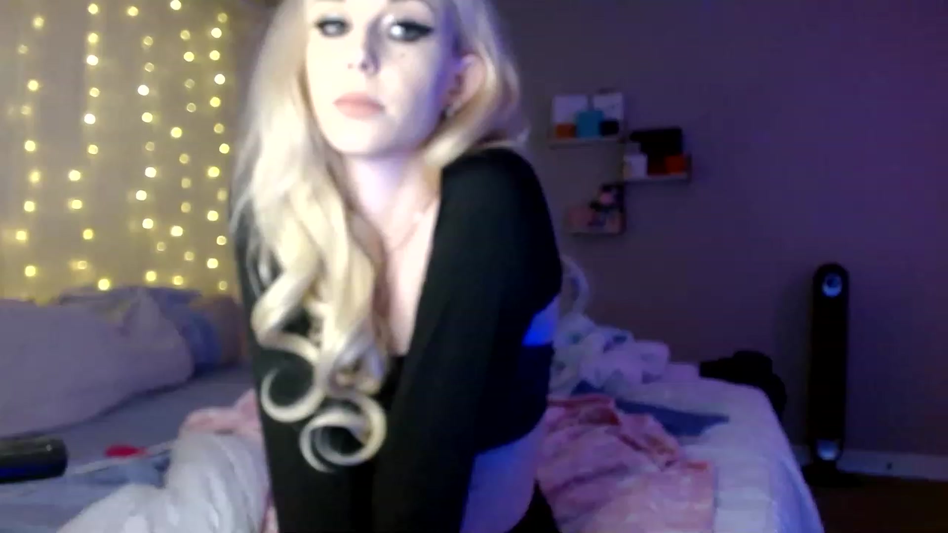 Gallery image thumbnail from AlinaDelaney's myfreecams stream on, 03/24/2023, 21:27 image 4 of 20