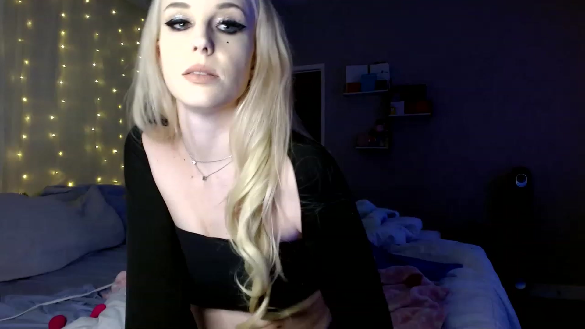 Gallery image thumbnail from AlinaDelaney's myfreecams stream on, 03/24/2023, 21:27 image 10 of 20