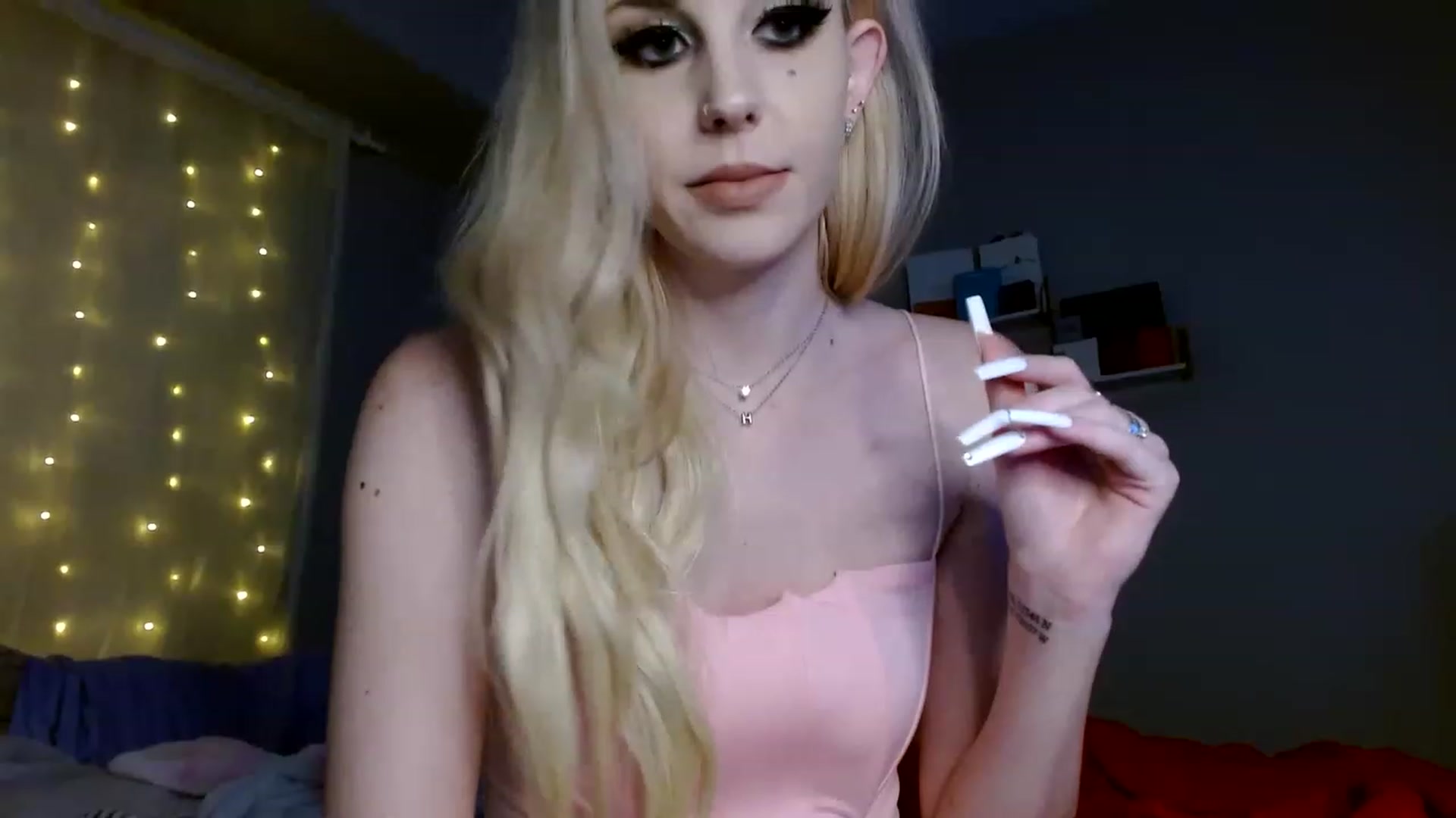 Gallery image thumbnail from AlinaDelaney's myfreecams stream on, 03/29/2023, 21:13 image 8 of 20
