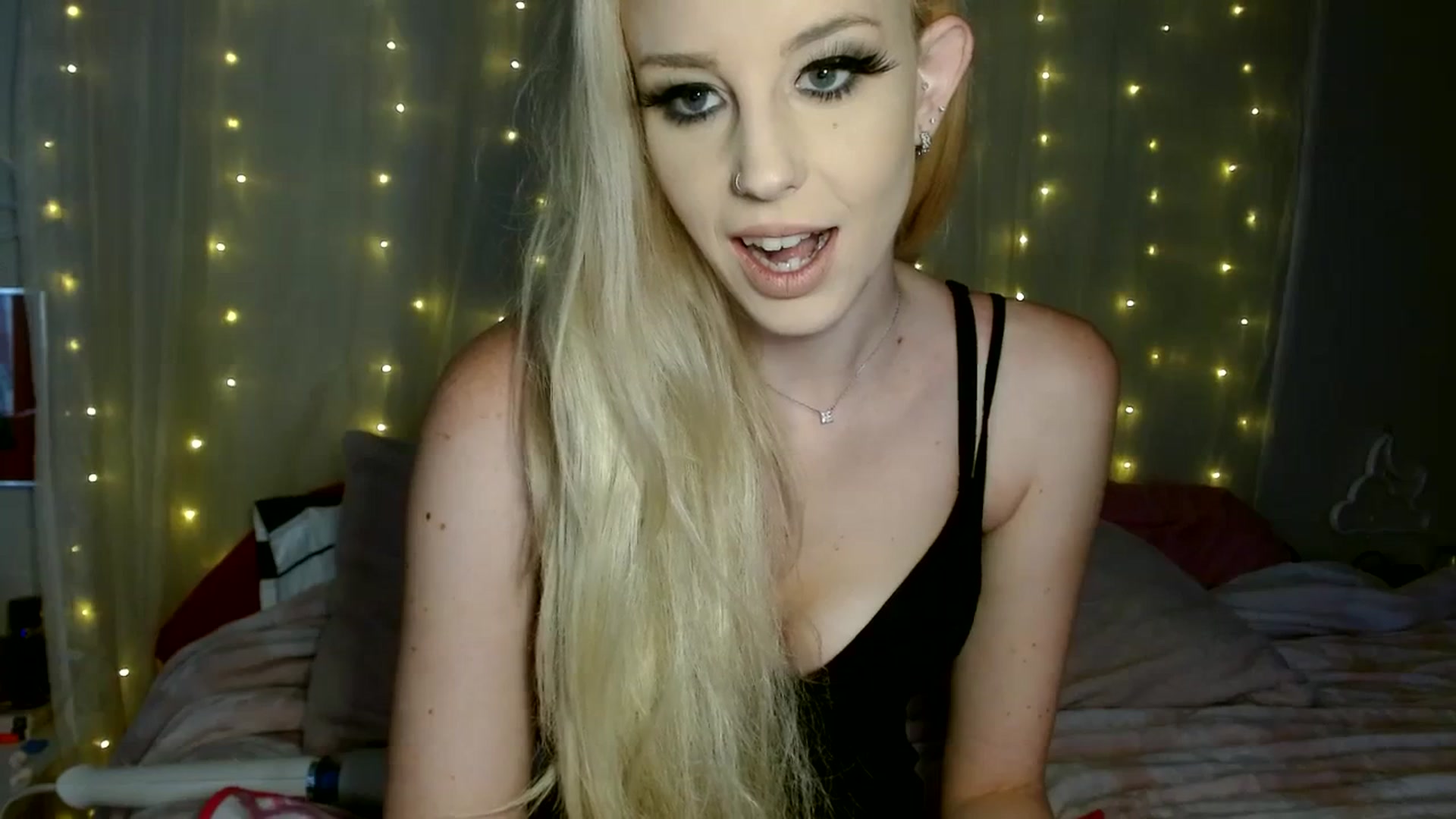 Gallery image thumbnail from AlinaDelaney's myfreecams stream on, 08/23/2023, 17:24 image 13 of 20