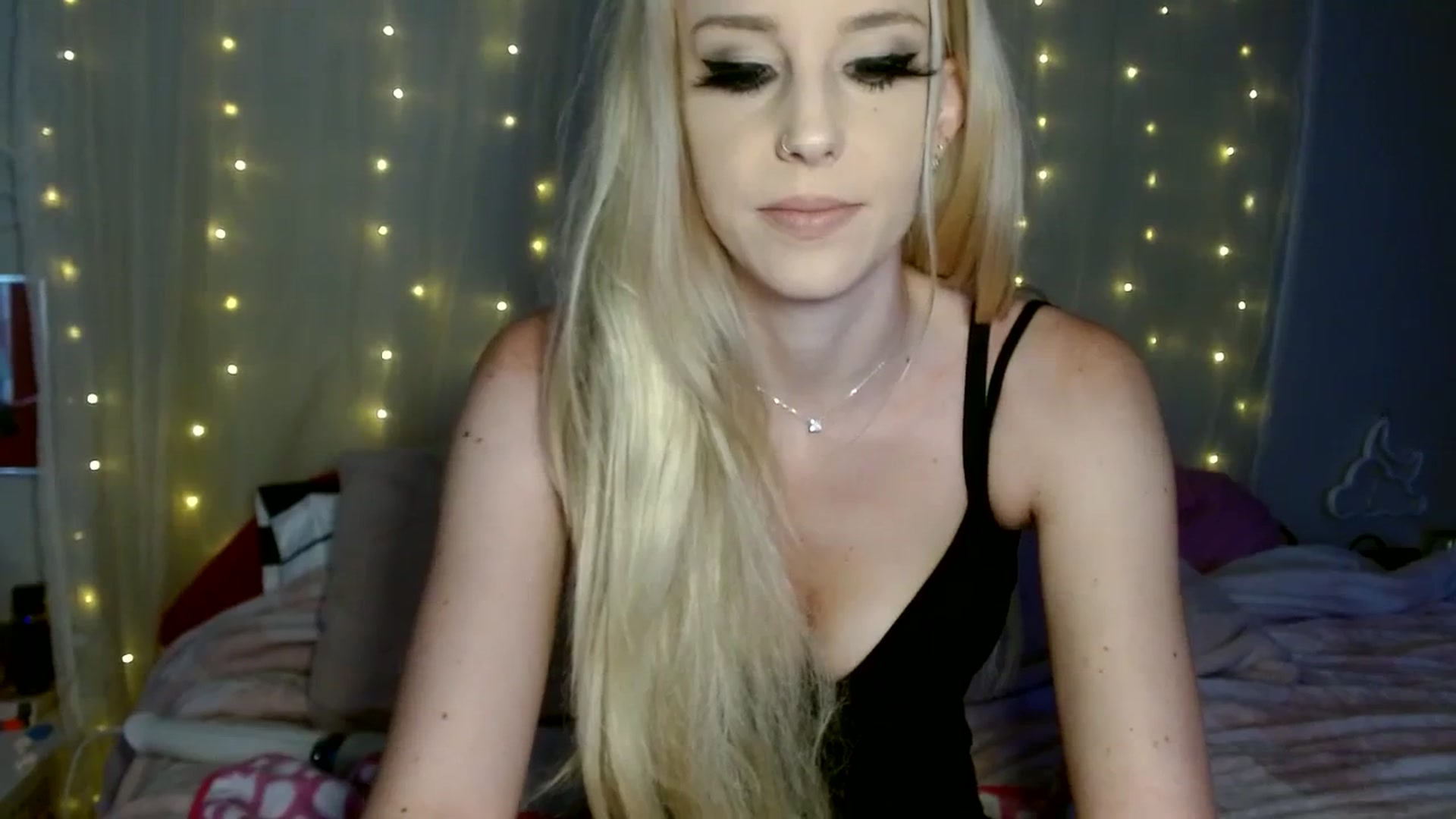 Gallery image thumbnail from AlinaDelaney's myfreecams stream on, 08/23/2023, 17:24 image 8 of 20