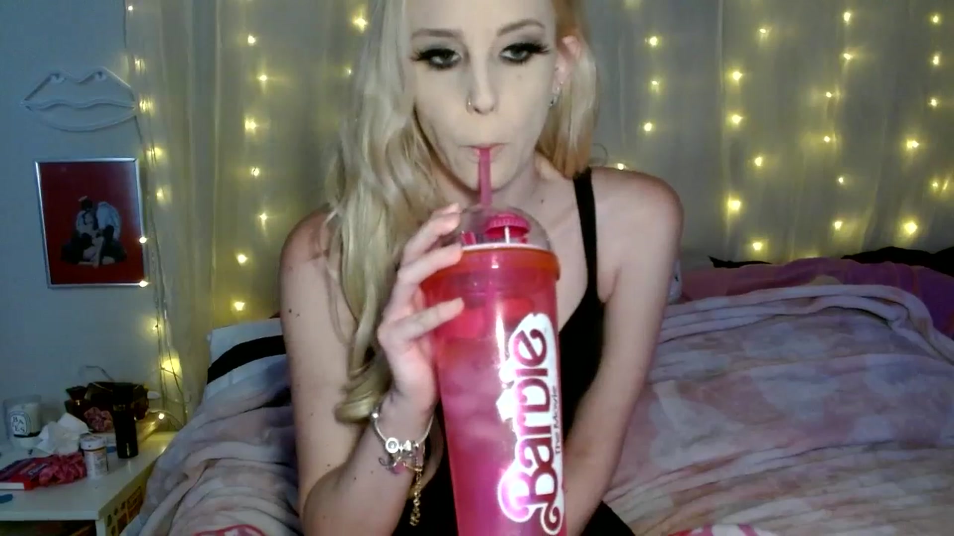 Gallery image thumbnail from AlinaDelaney's myfreecams stream on, 08/25/2023, 19:02 image 4 of 20