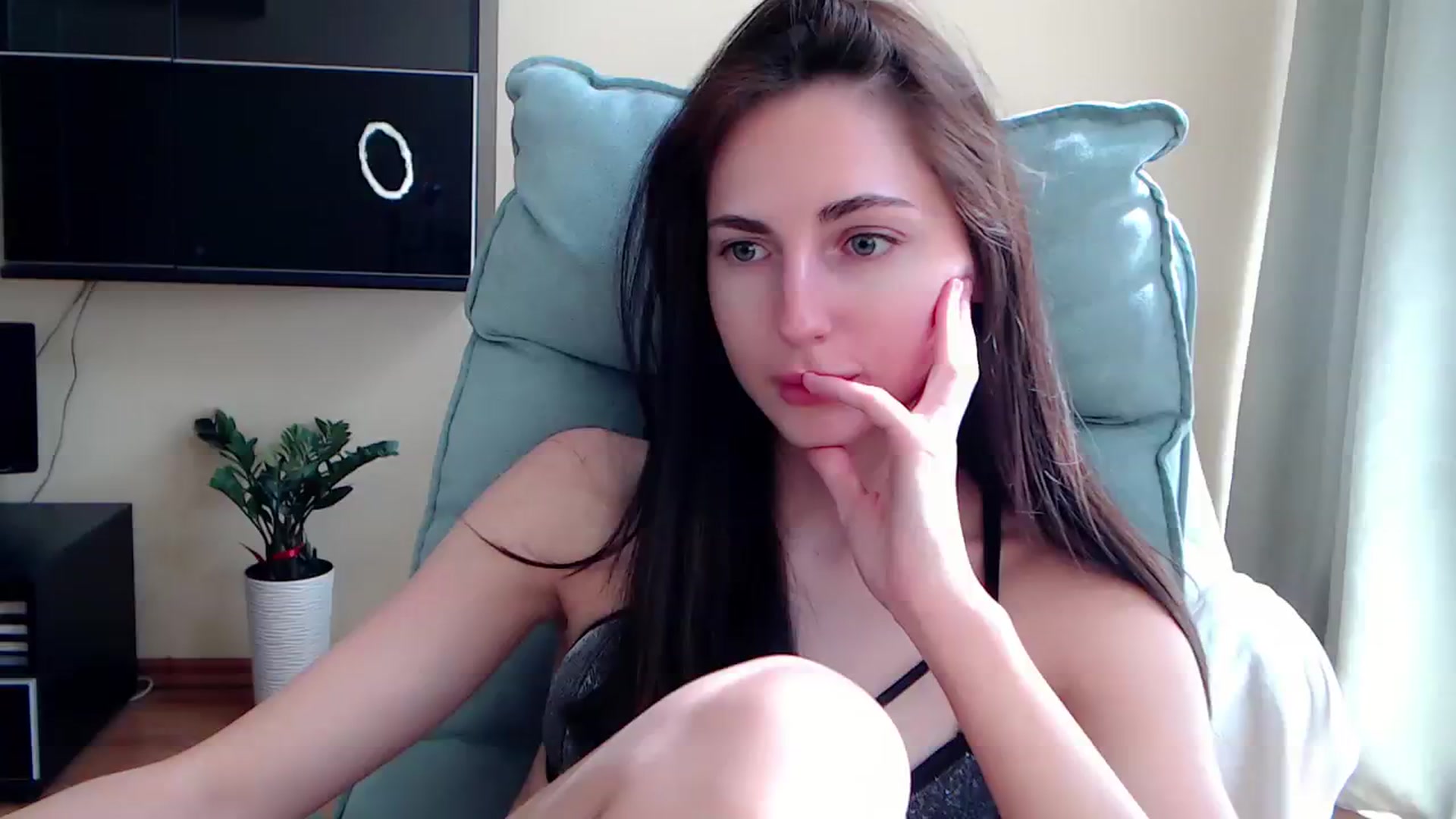 Gallery image thumbnail from AlinaJames's myfreecams stream on, 07/26/2023, 13:10 image 19 of 20