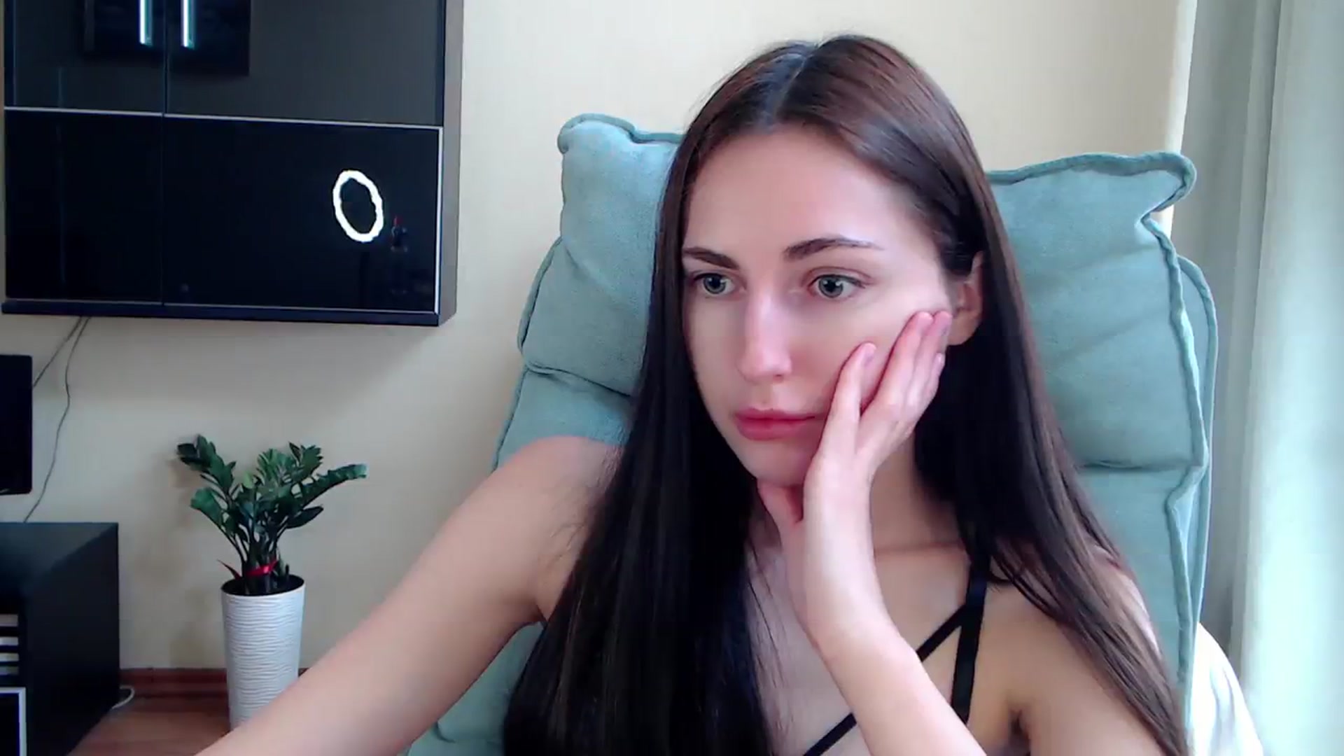 Gallery image thumbnail from AlinaJames's myfreecams stream on, 07/26/2023, 13:10 image 6 of 20