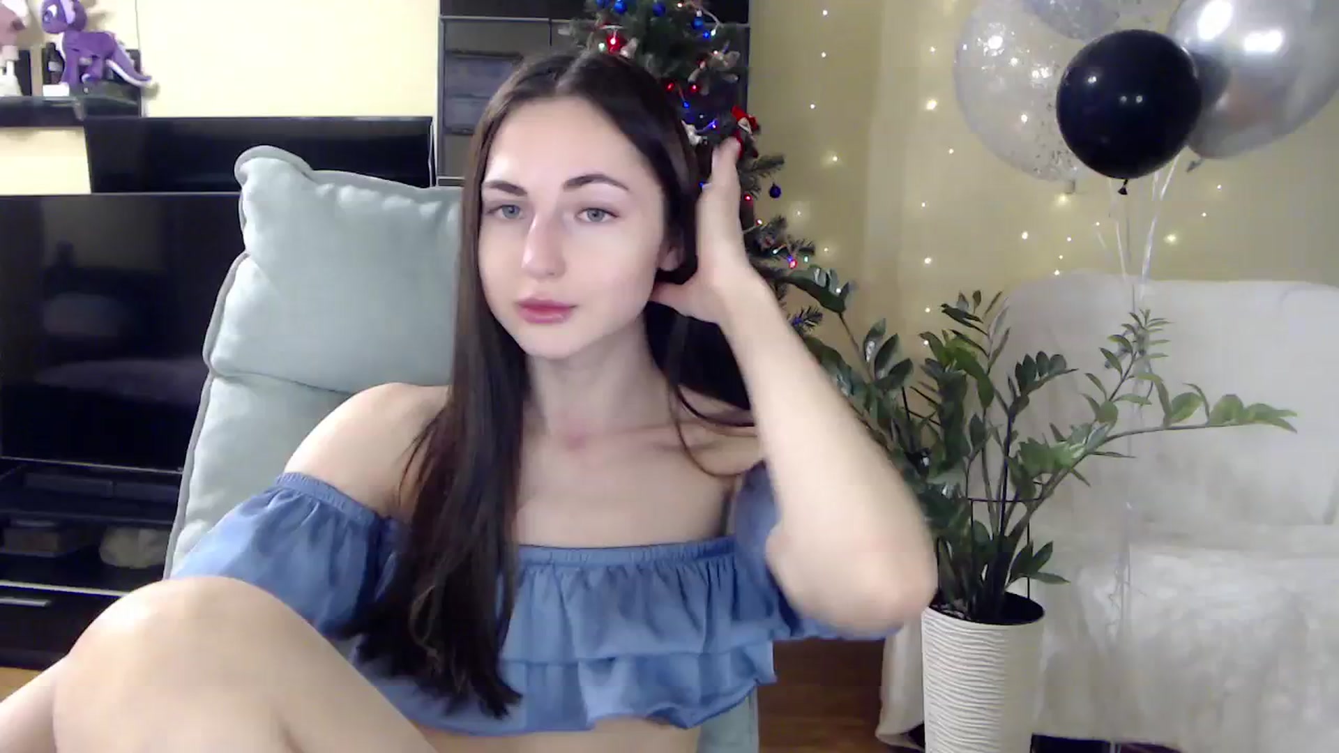 Gallery image thumbnail from AlinaJames's myfreecams stream on, 12/26/2023, 14:31 image 2 of 20
