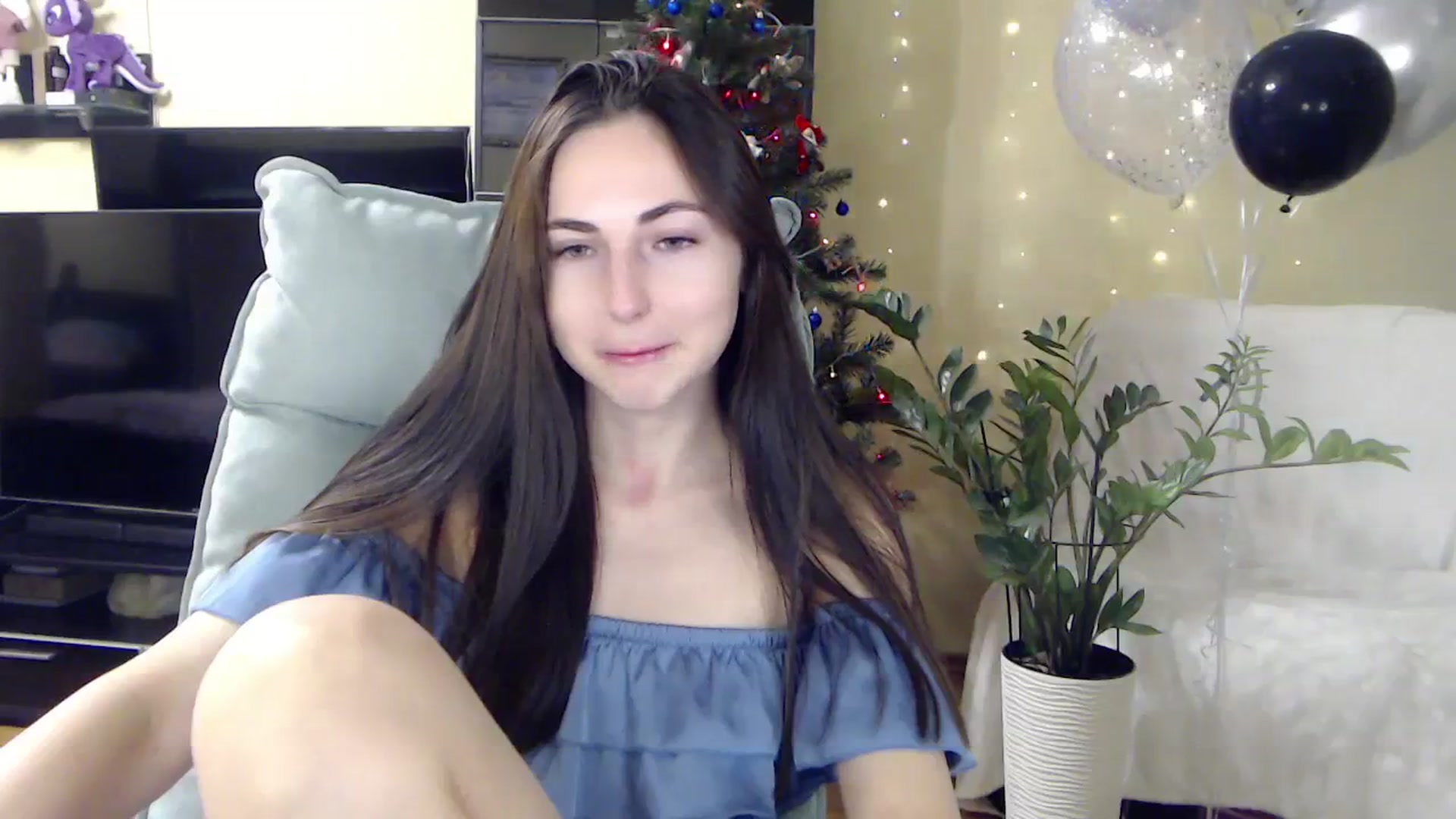 Gallery image thumbnail from AlinaJames's myfreecams stream on, 12/26/2023, 14:31 image 5 of 20