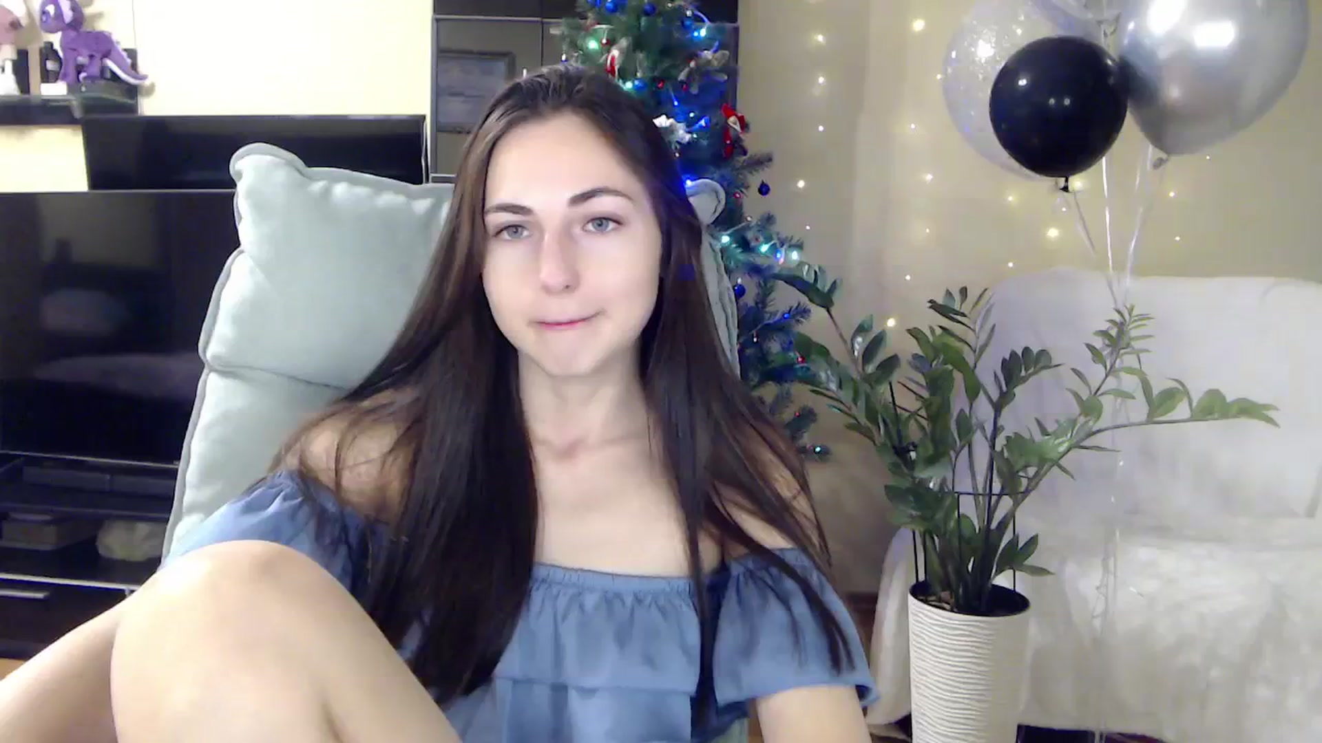 Gallery image thumbnail from AlinaJames's myfreecams stream on, 12/26/2023, 14:31 image 11 of 20