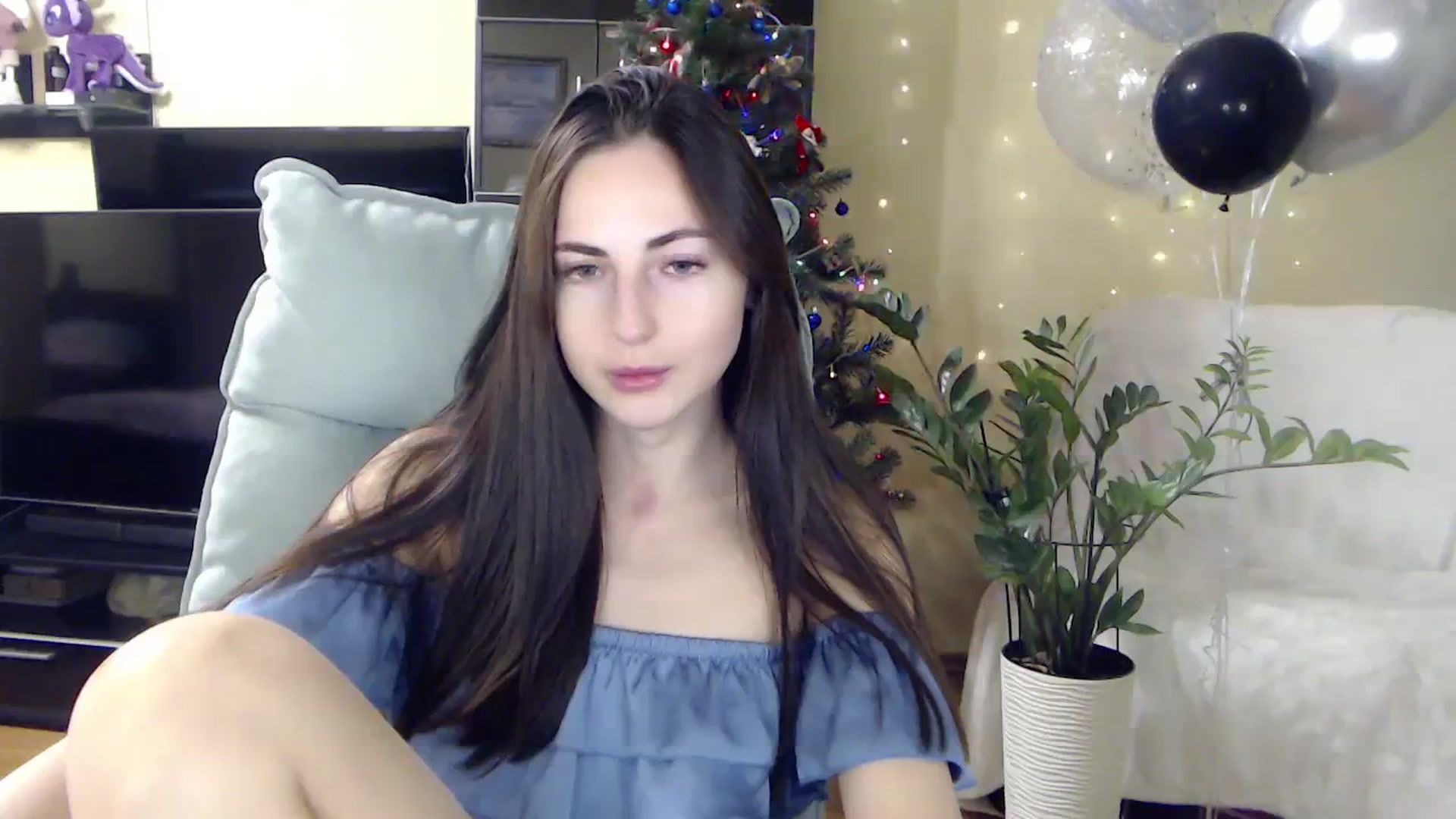 Gallery image thumbnail from AlinaJames's myfreecams stream on, 12/26/2023, 14:31 image 7 of 20
