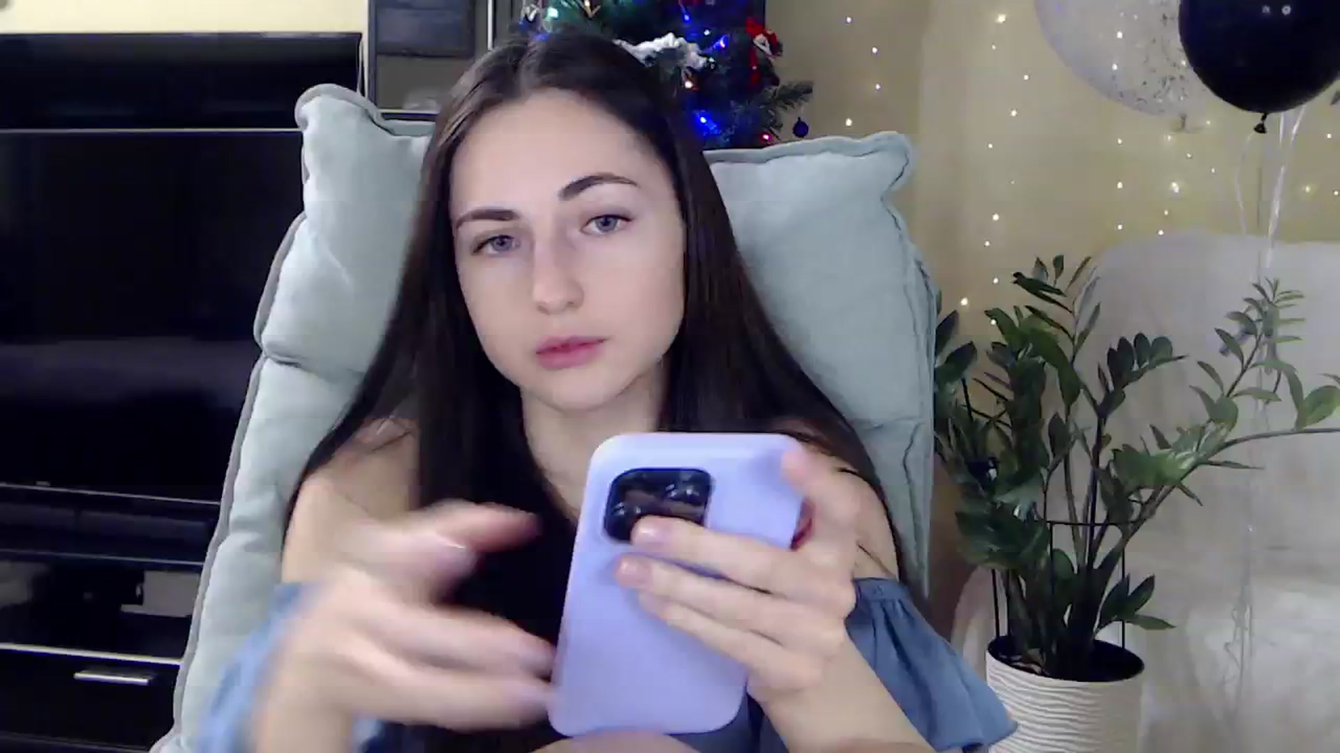 Gallery image thumbnail from AlinaJames's myfreecams stream on, 12/26/2023, 15:27 image 15 of 20