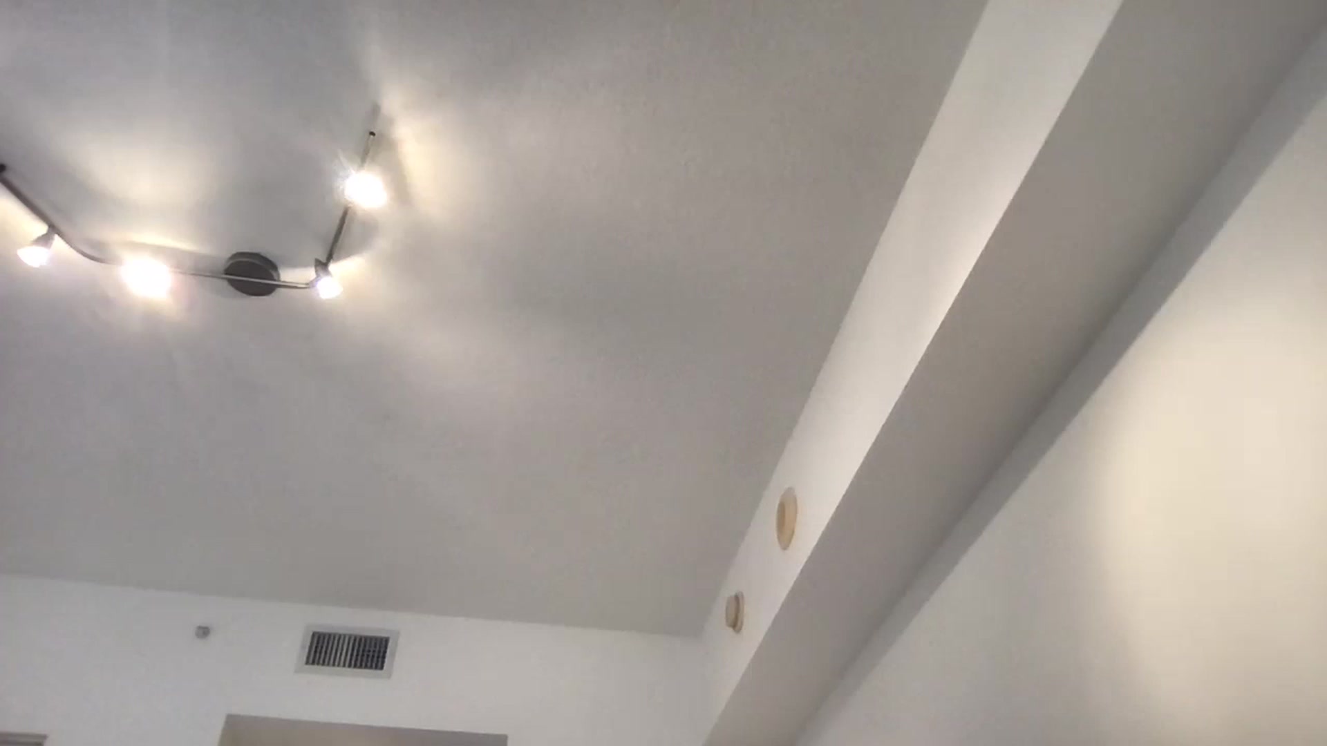 Gallery image thumbnail from AlinaRoss's myfreecams stream on, 12/03/2022, 01:58 image 20 of 20