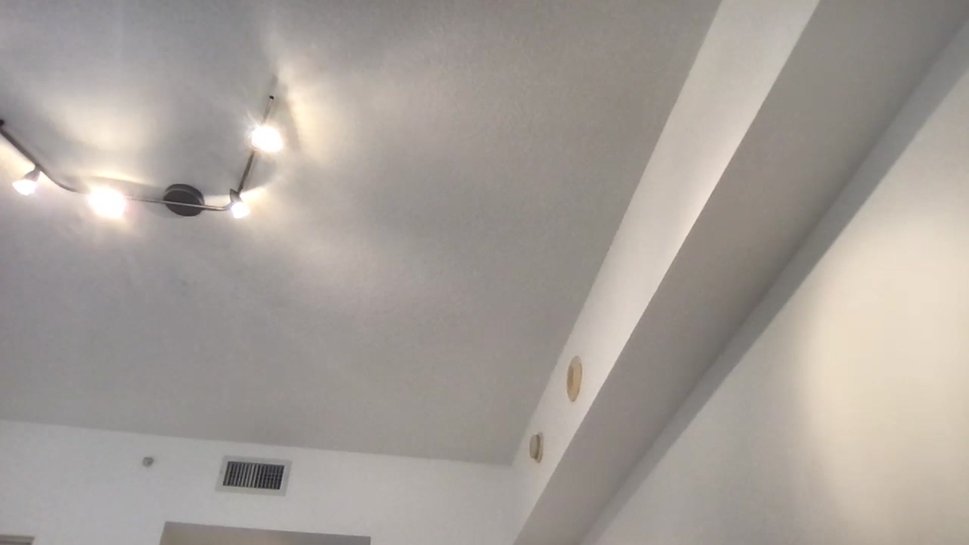 Gallery image thumbnail from AlinaRoss's myfreecams stream on, 12/03/2022, 01:58 image 14 of 20