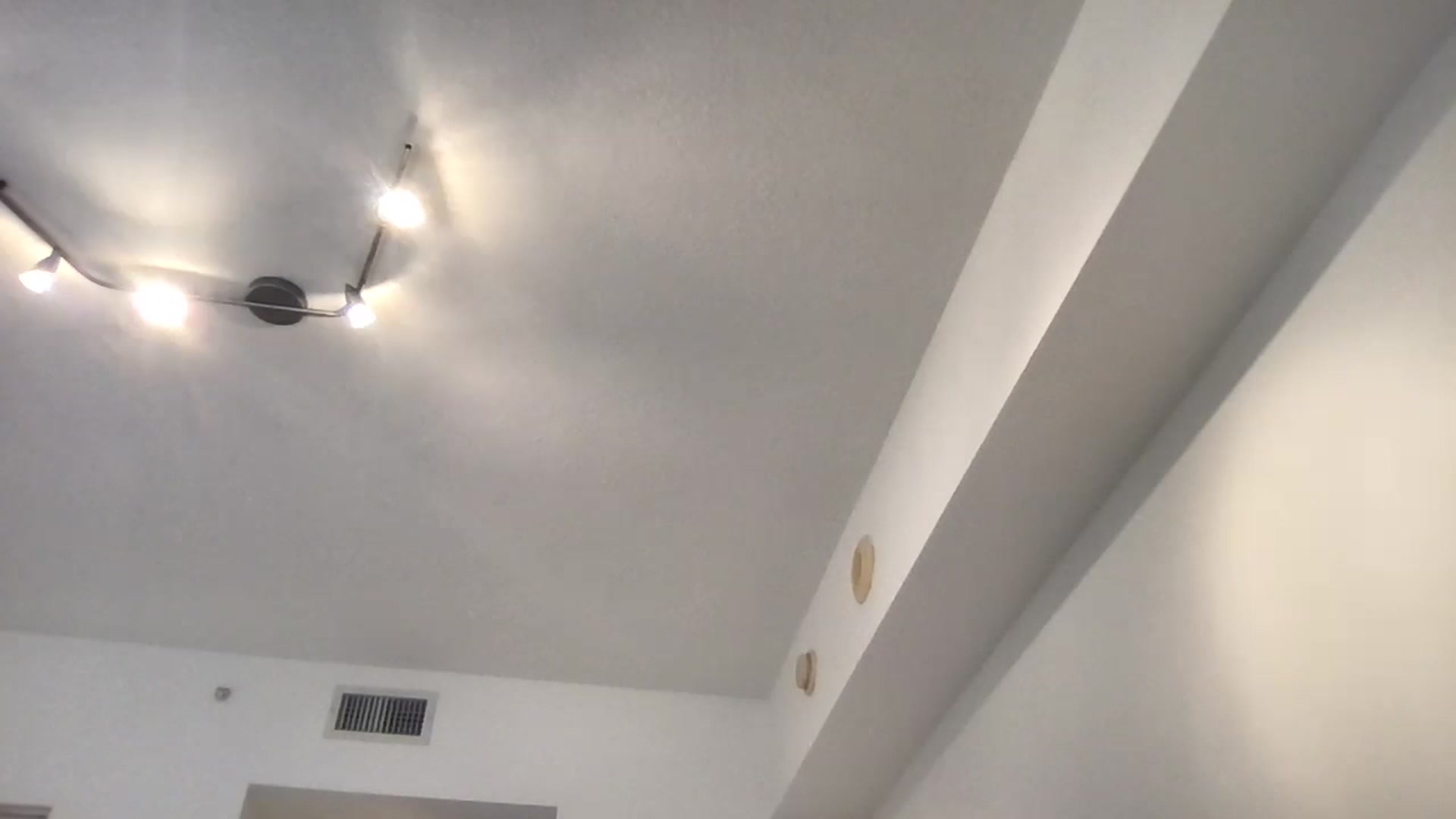 Gallery image thumbnail from AlinaRoss's myfreecams stream on, 12/03/2022, 01:58 image 18 of 20