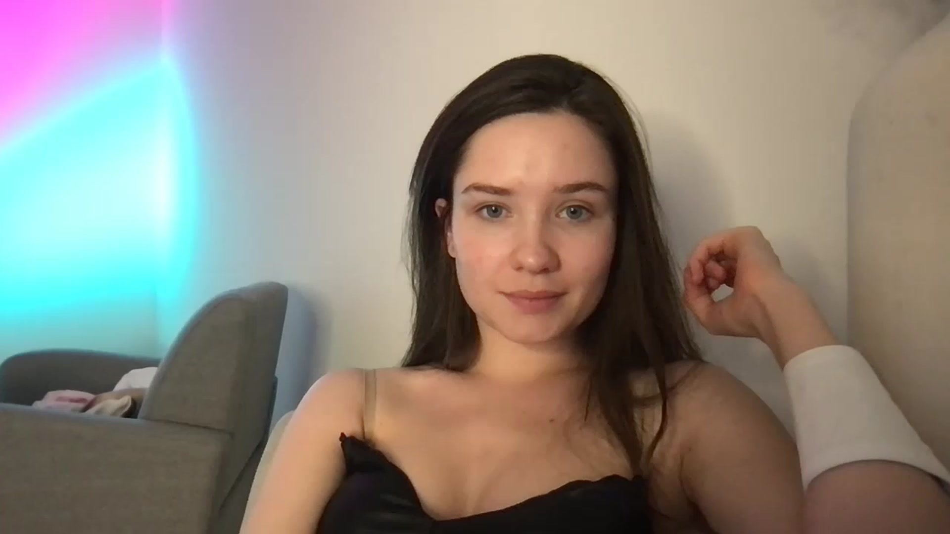 Gallery image thumbnail from AlinaRoss's myfreecams stream on, 12/11/2022, 24:20 image 13 of 20