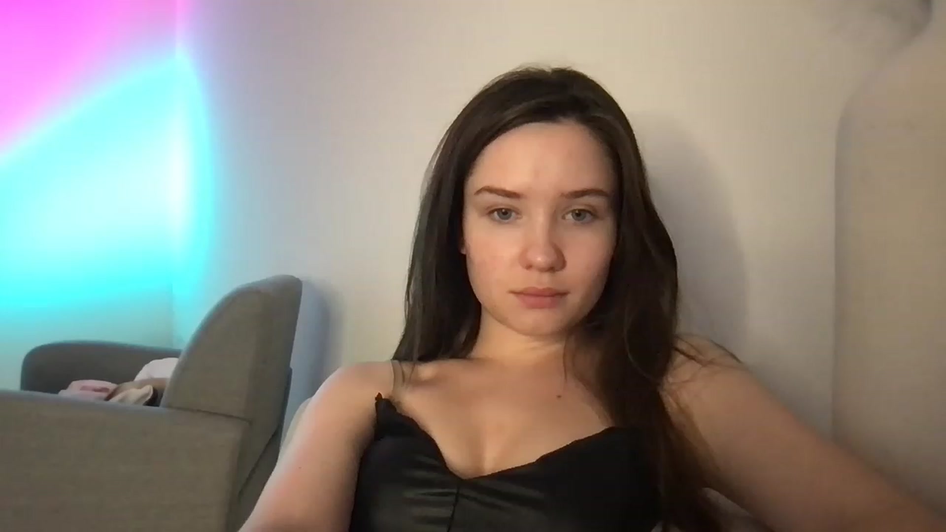 Gallery image thumbnail from AlinaRoss's myfreecams stream on, 12/11/2022, 24:20 image 3 of 20