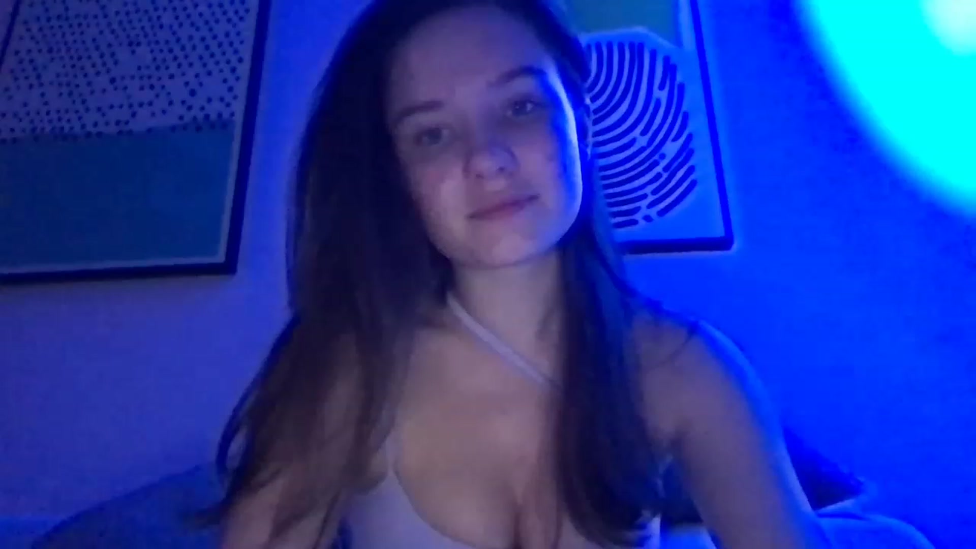 Gallery image thumbnail from AlinaRoss's myfreecams stream on, 12/11/2022, 09:12 image 12 of 20