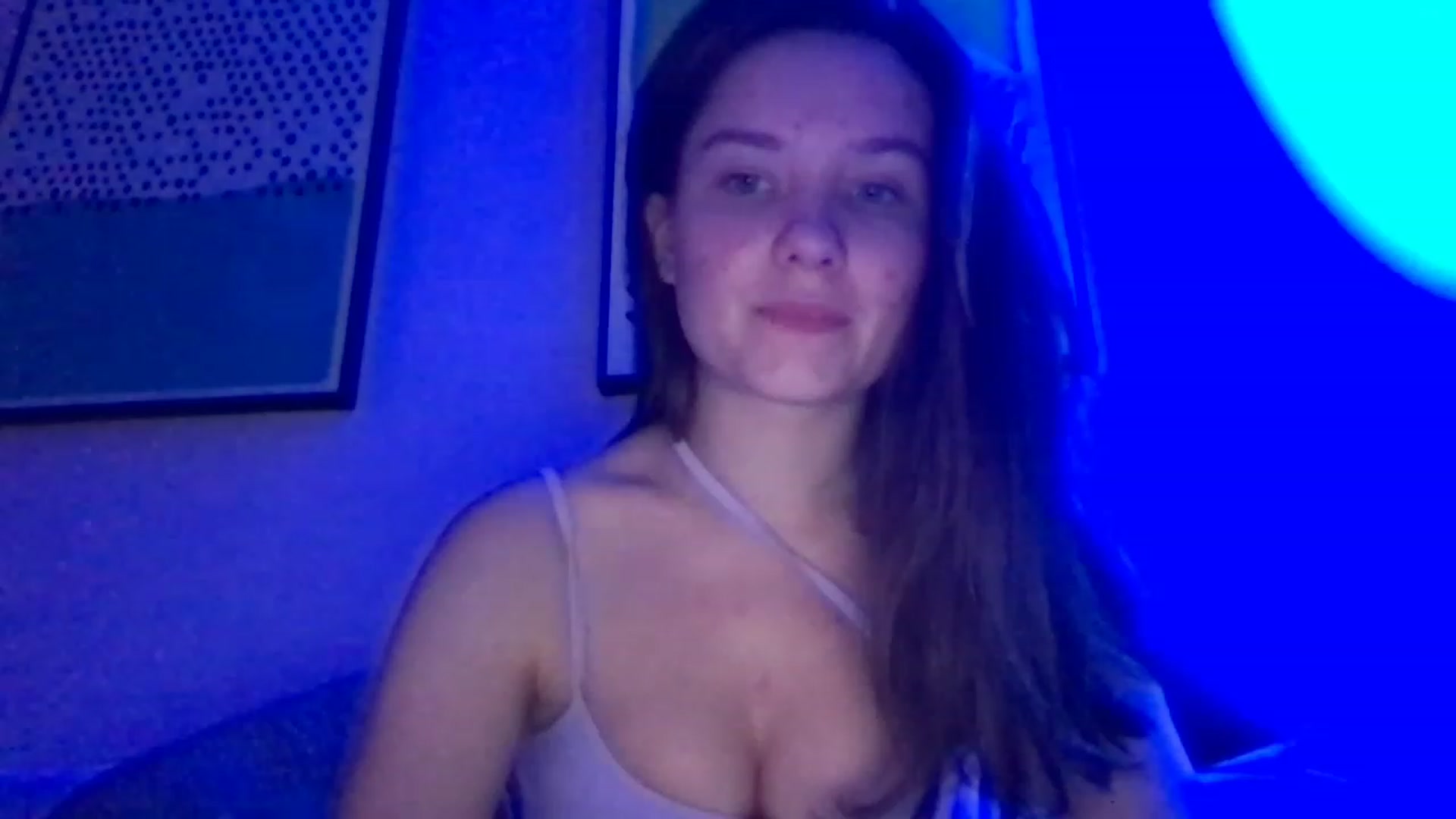 Gallery image thumbnail from AlinaRoss's myfreecams stream on, 12/11/2022, 09:12 image 16 of 20