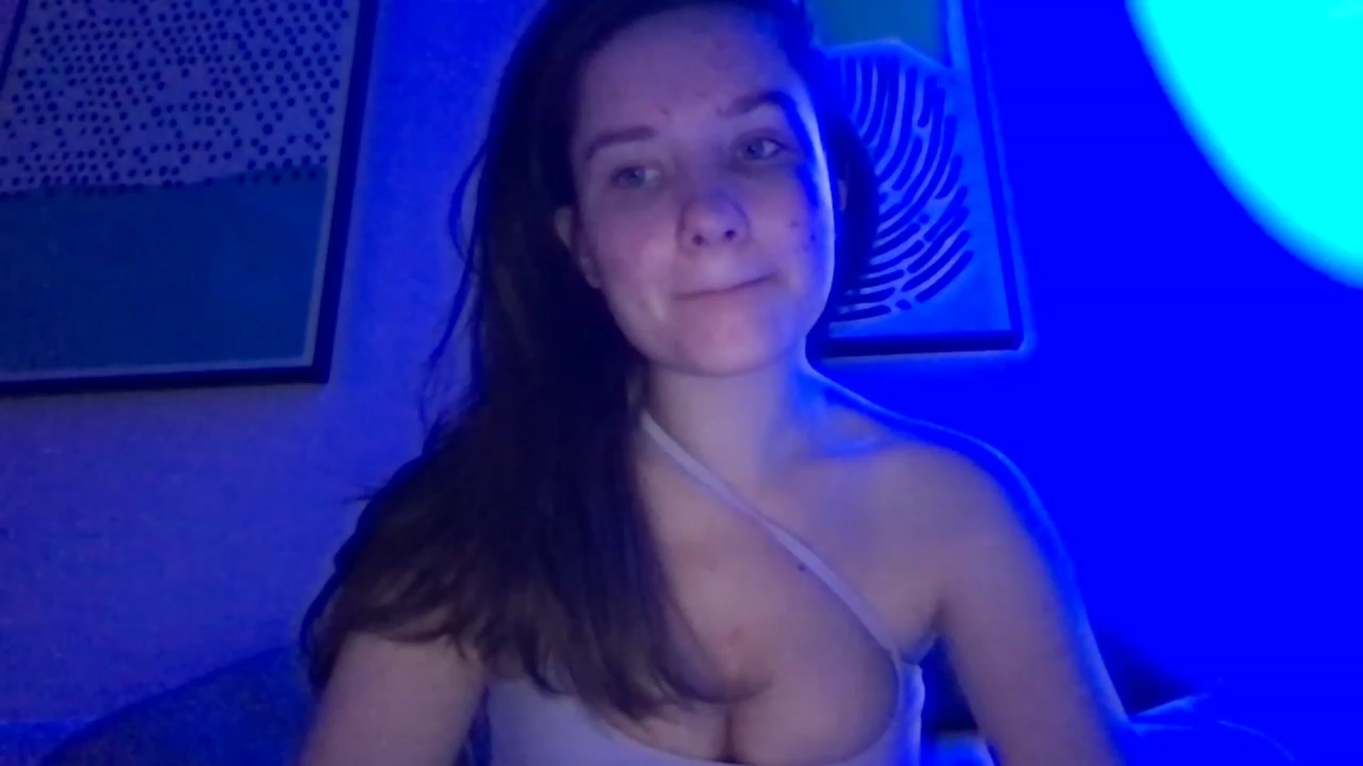 Gallery image thumbnail from AlinaRoss's myfreecams stream on, 12/11/2022, 09:12 image 5 of 20