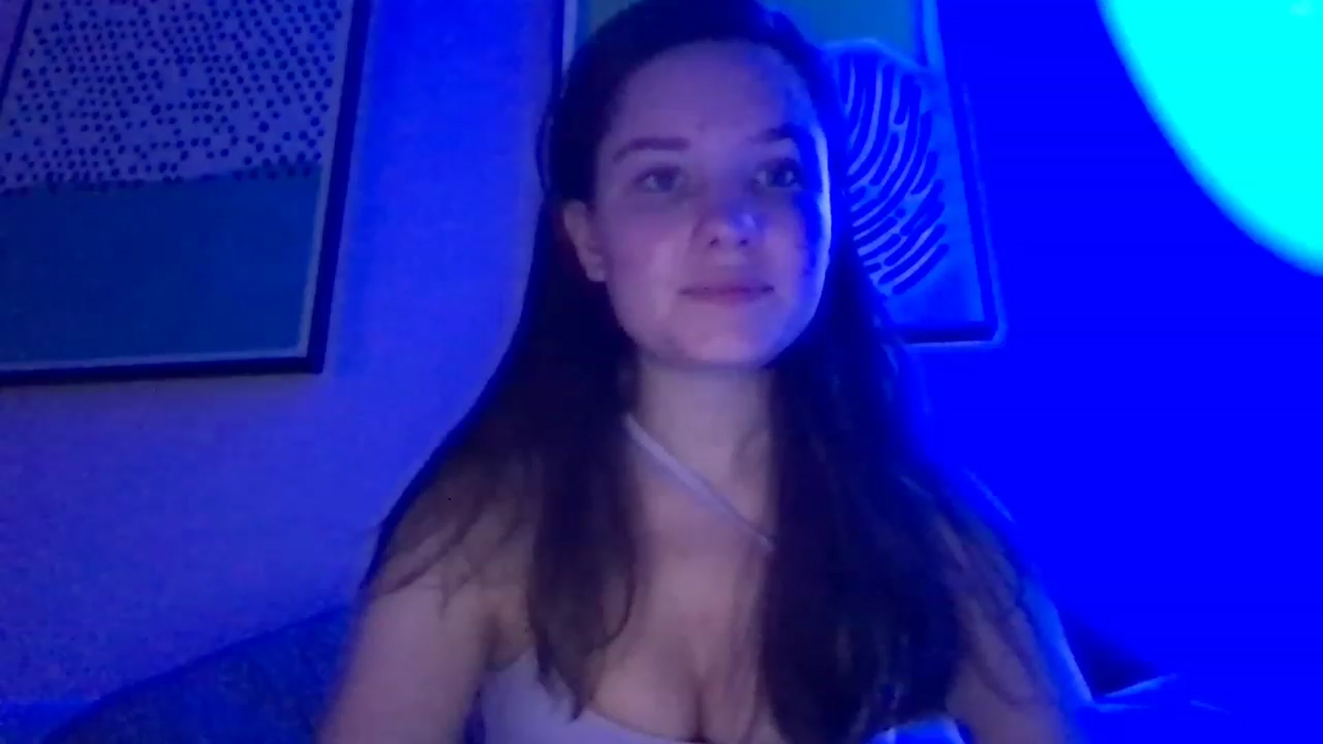 Gallery image thumbnail from AlinaRoss's myfreecams stream on, 12/11/2022, 09:12 image 13 of 20