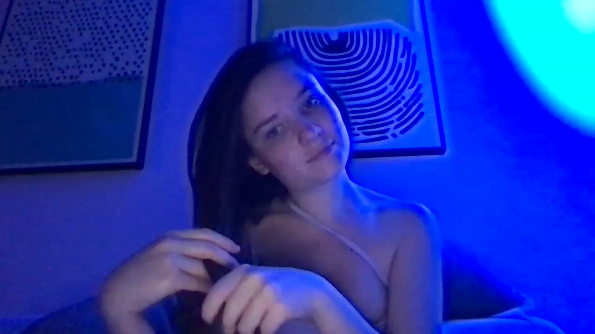 Gallery image thumbnail from AlinaRoss's myfreecams stream on, 12/11/2022, 09:12 image 7 of 20