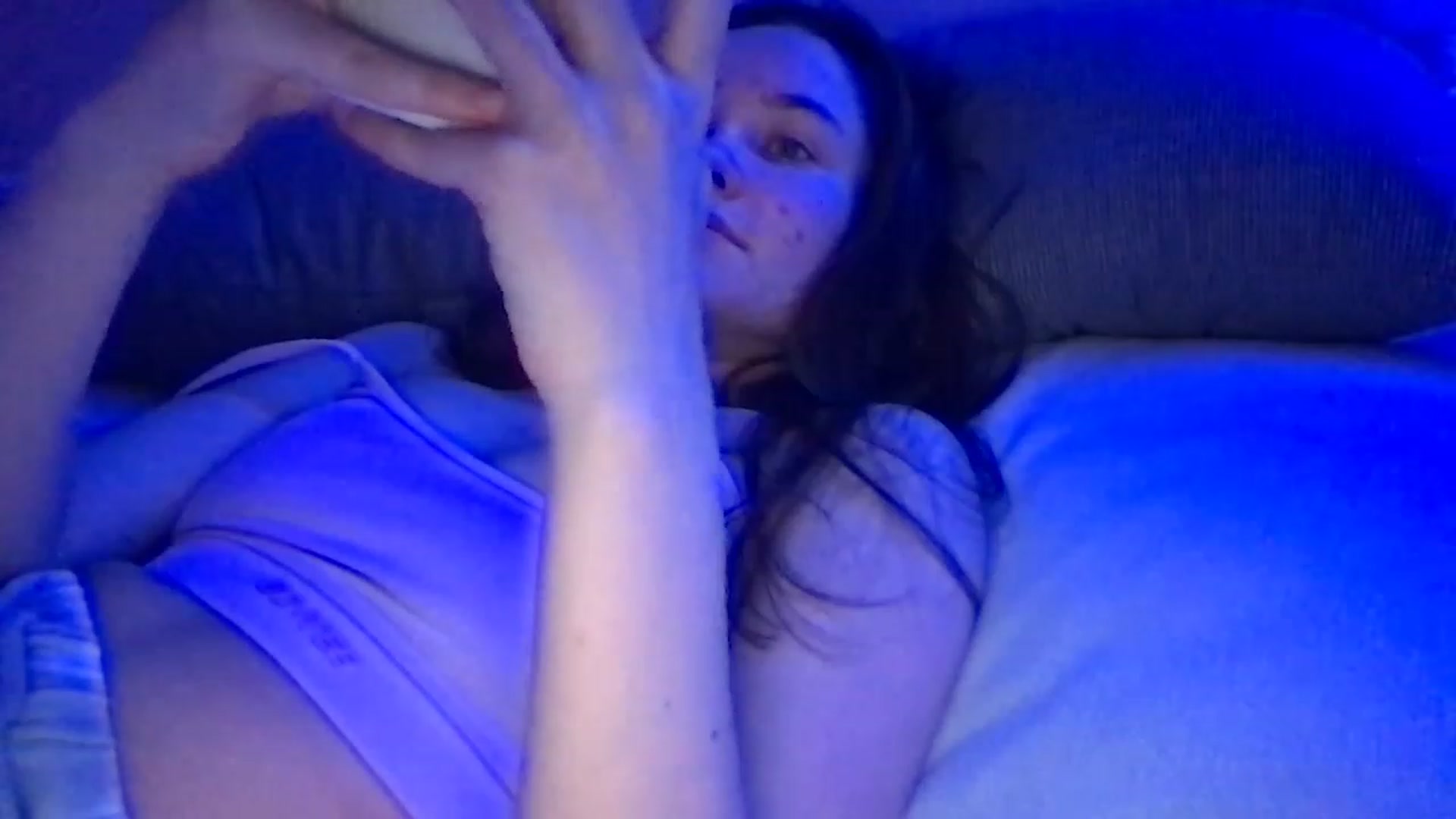 Gallery image thumbnail from AlinaRoss's myfreecams stream on, 12/11/2022, 09:57 image 20 of 20
