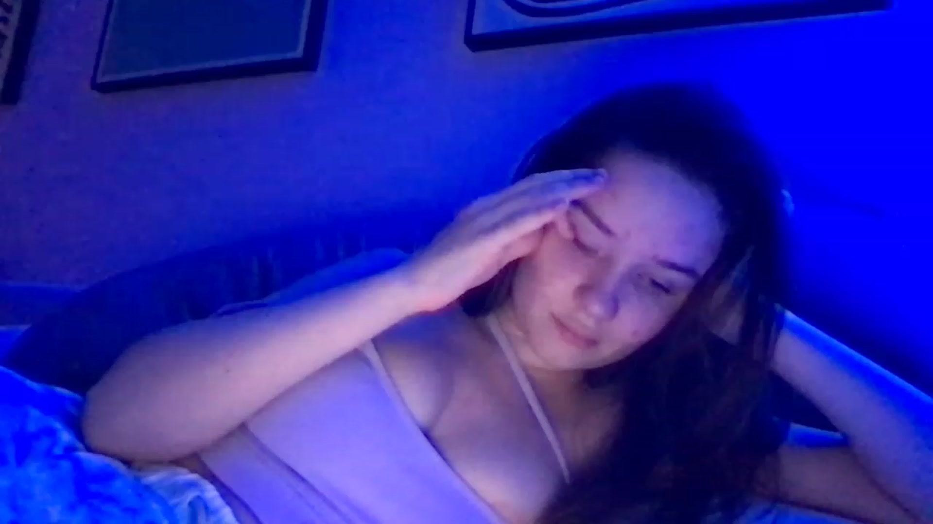 Gallery image thumbnail from AlinaRoss's myfreecams stream on, 12/11/2022, 09:57 image 1 of 20