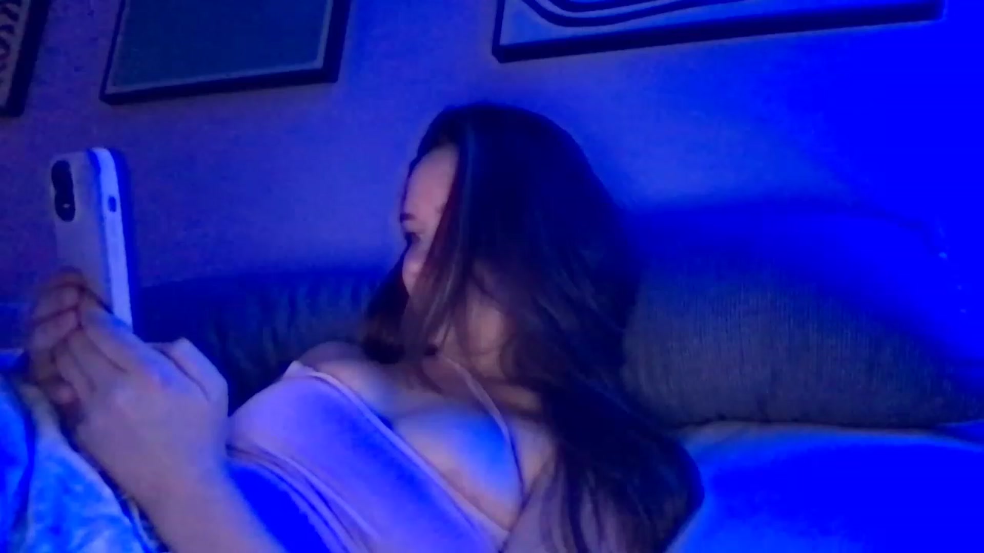 Gallery image thumbnail from AlinaRoss's myfreecams stream on, 12/11/2022, 09:57 image 13 of 20