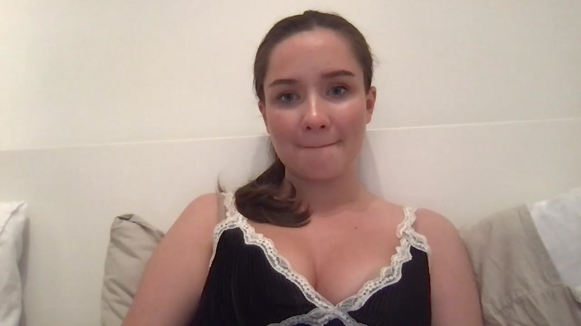 Gallery image thumbnail from AlinaRoss's myfreecams stream on, 01/05/2023, 01:56 image 8 of 20