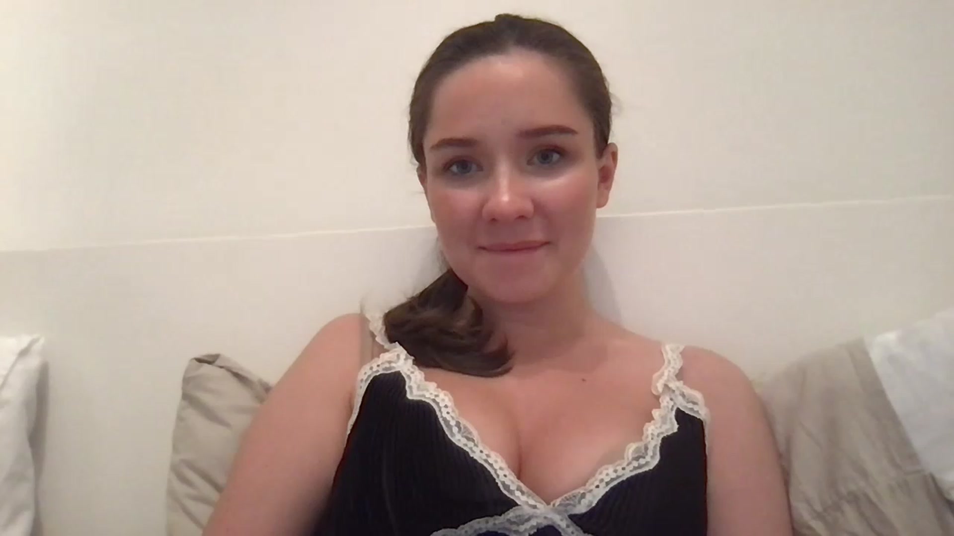 Gallery image thumbnail from AlinaRoss's myfreecams stream on, 01/05/2023, 01:56 image 10 of 20